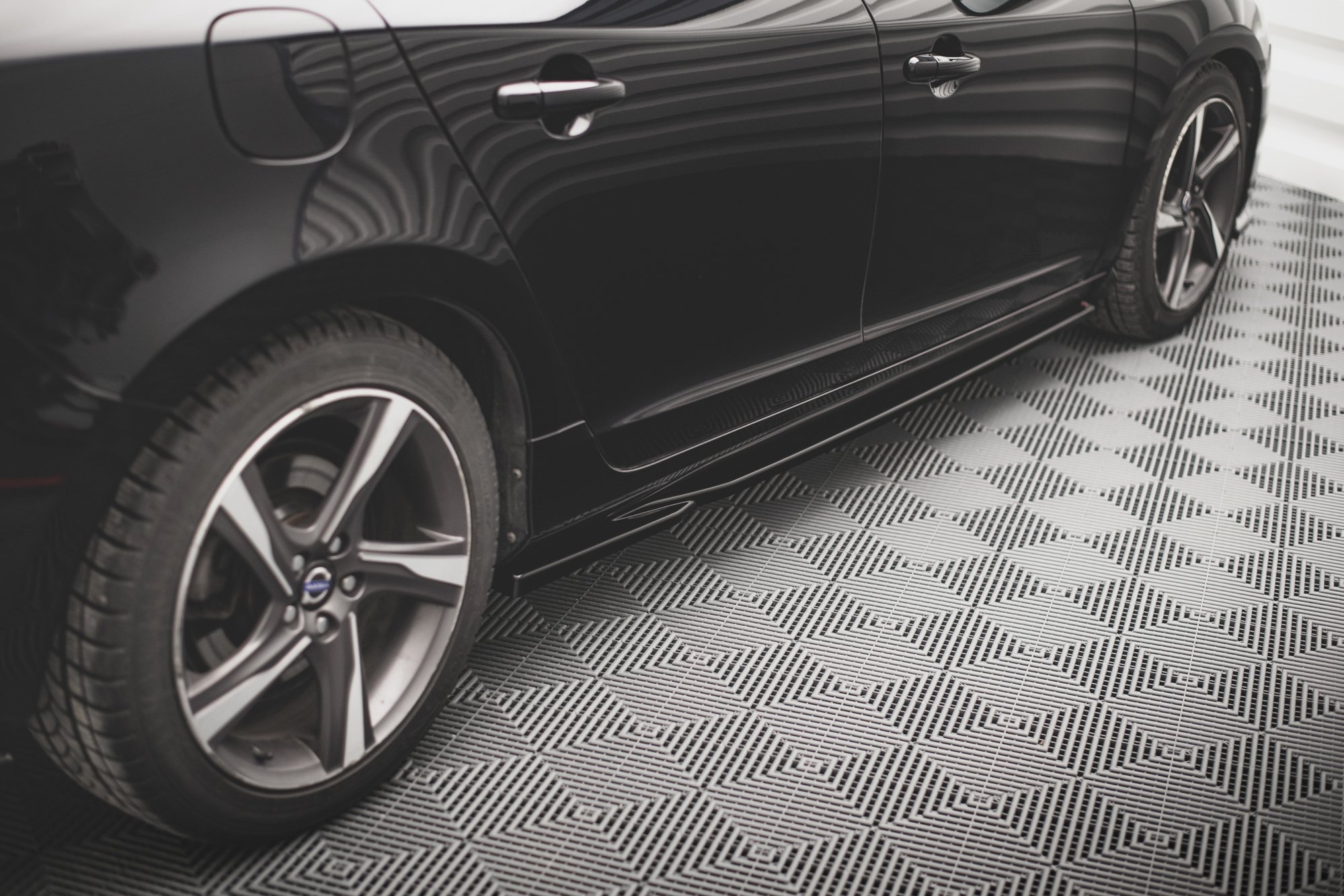 Street+ Seitenschweller Leisten passend für Volvo S60 R-Design Mk2 schwarz Hochglanz
