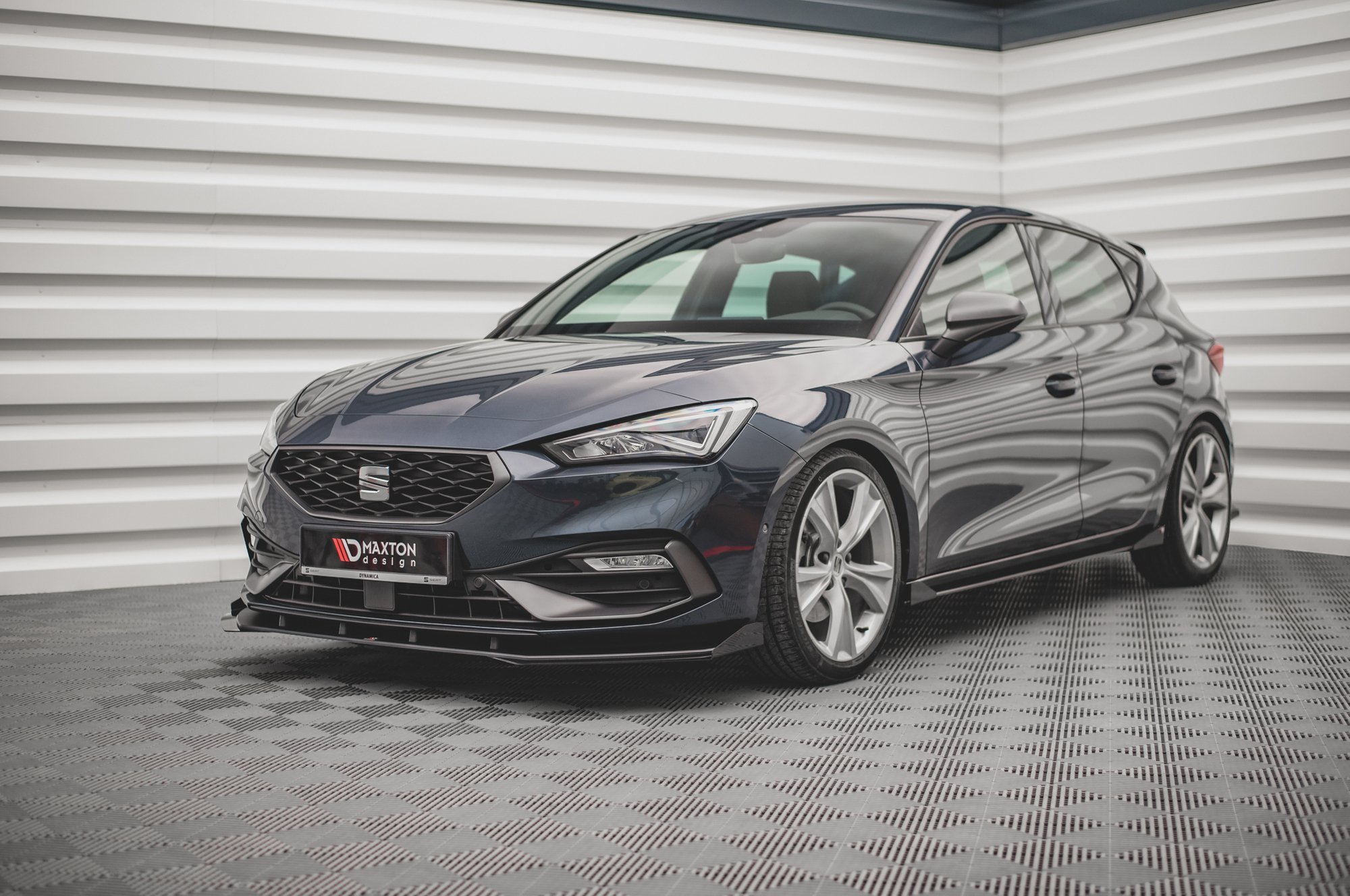 Front Stoßstange Flaps passend für Seat Leon FR Mk4 schwarz Hochglanz