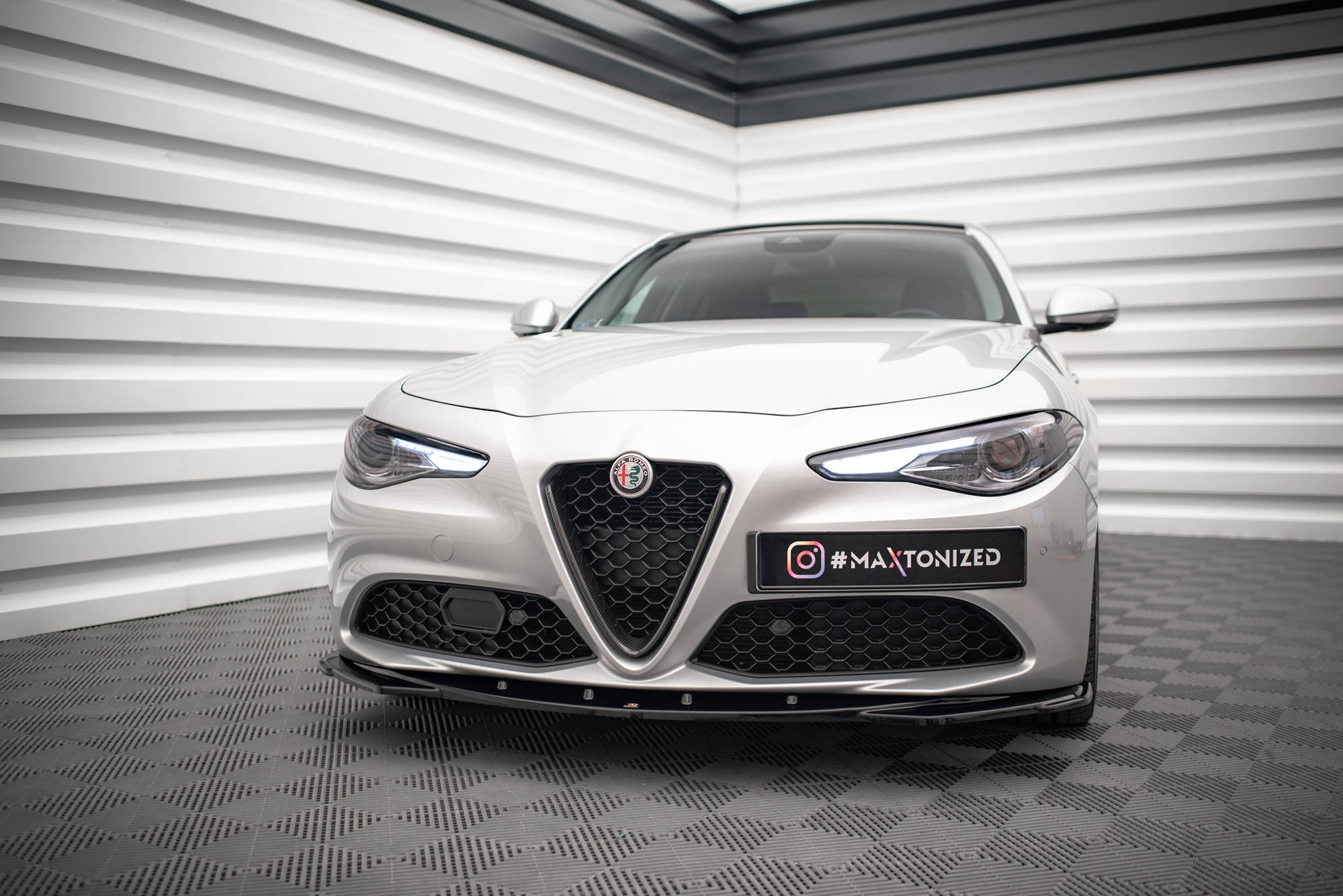 Street+ Spoilerlippe Front Ansatz V.2 passend für Alfa Romeo Giulia Sport schwarz Hochglanz