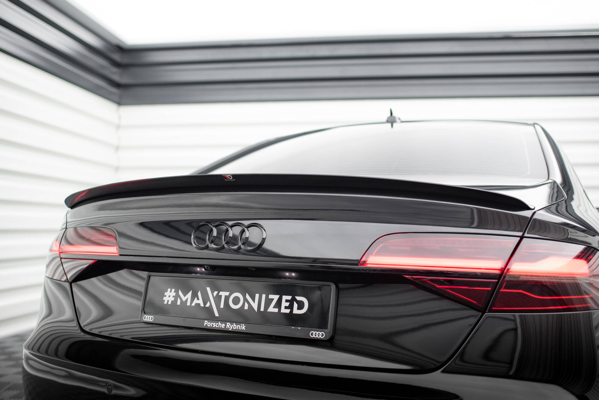 Spoiler CAP für Audi A8 D4 schwarz Hochglanz