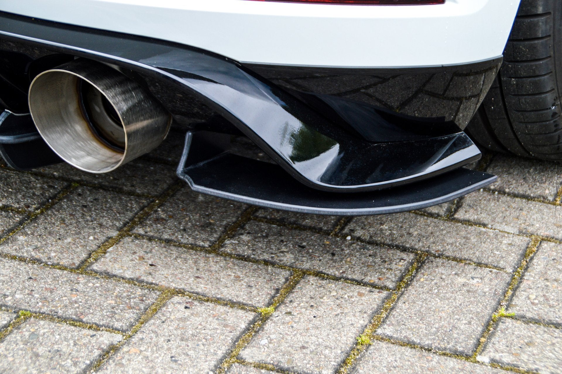Racing Heckansatz Diffusor mit Seitenteilen für VW Golf 7 GTI TCR