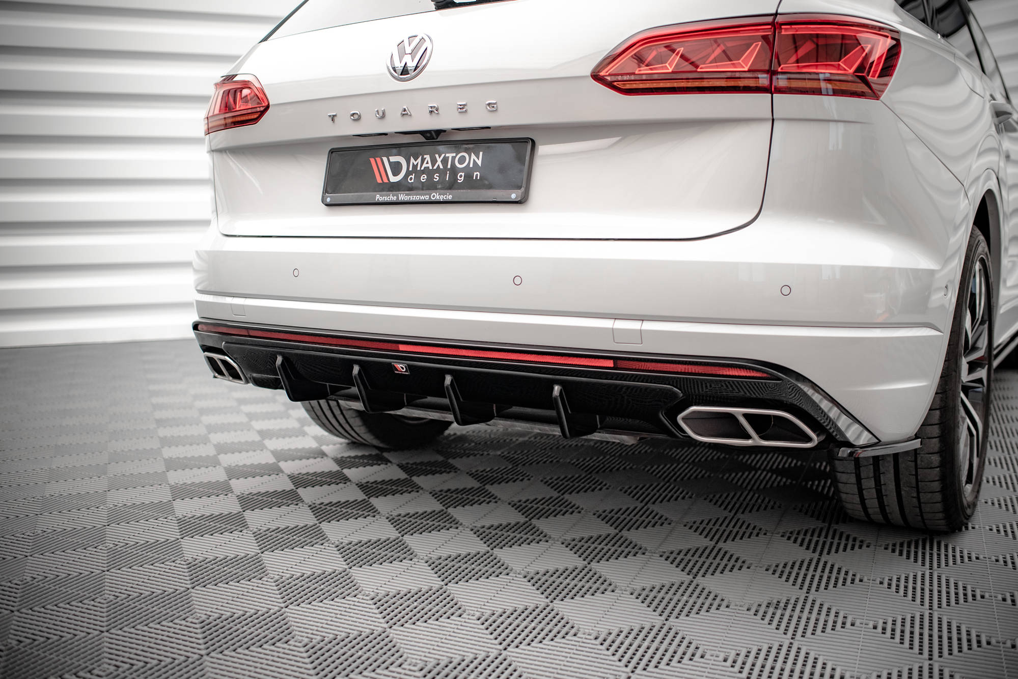 Street+ Heck Ansatz Diffusor passend für VW Touareg R-line Mk3 schwarz Hochglanz