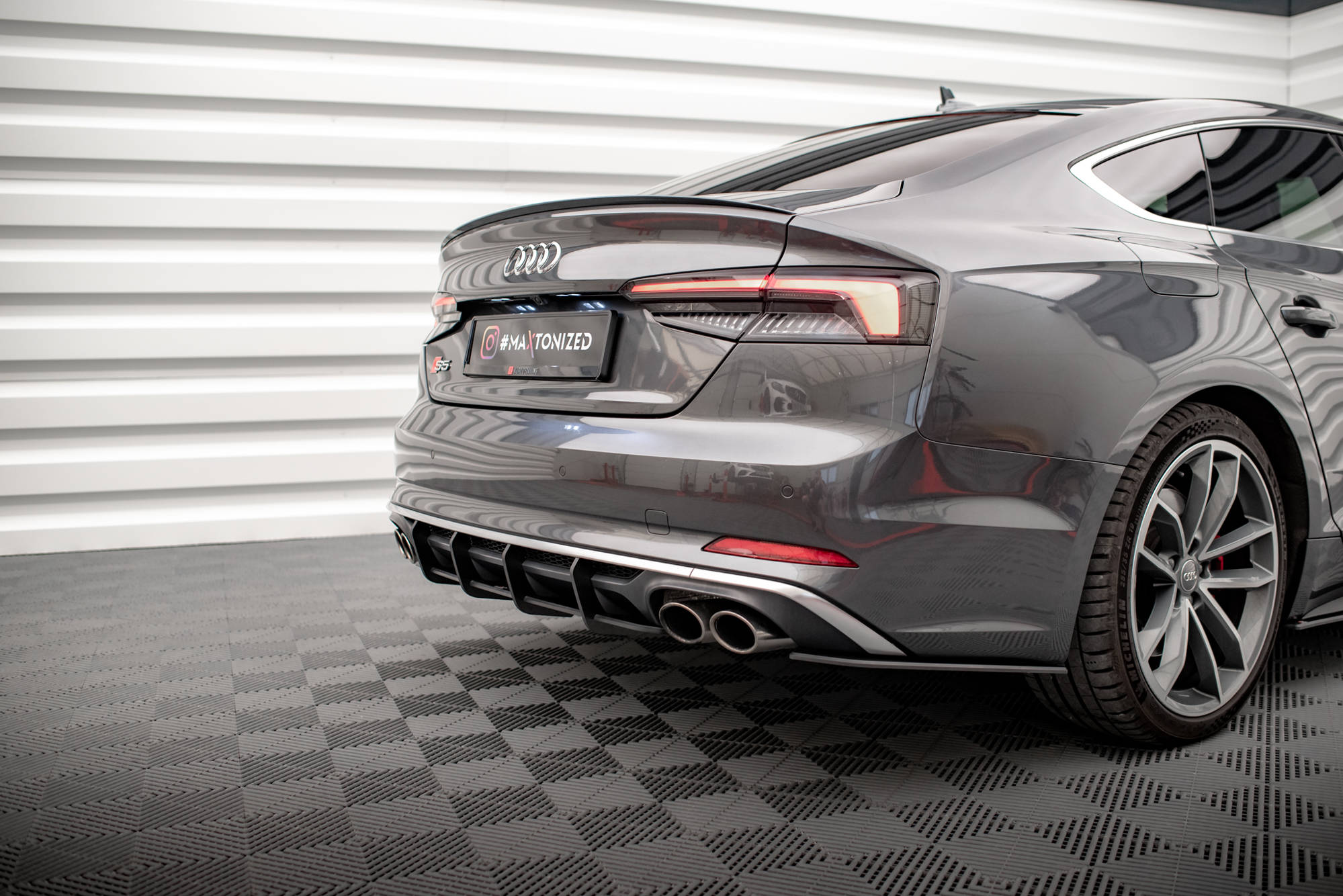 Street Pro Heckschürze Heck Ansatz Diffusor passend für Audi S5 Coupe / Sportback F5