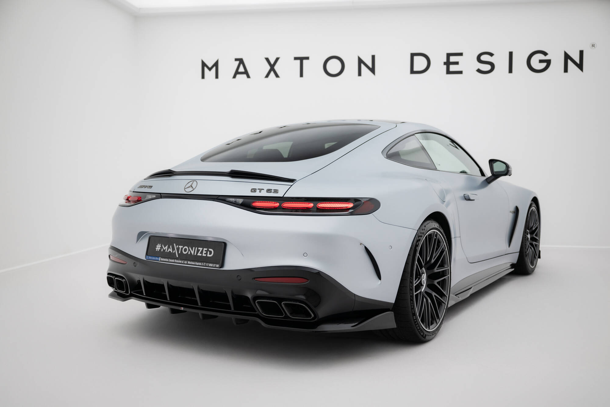 Street+ Mittlerer Diffusor RACE Heck Ansatz V.2 passend für Mercedes-AMG GT 63 / 55 / 63 S E Performance C192 schwarz Hochglanz