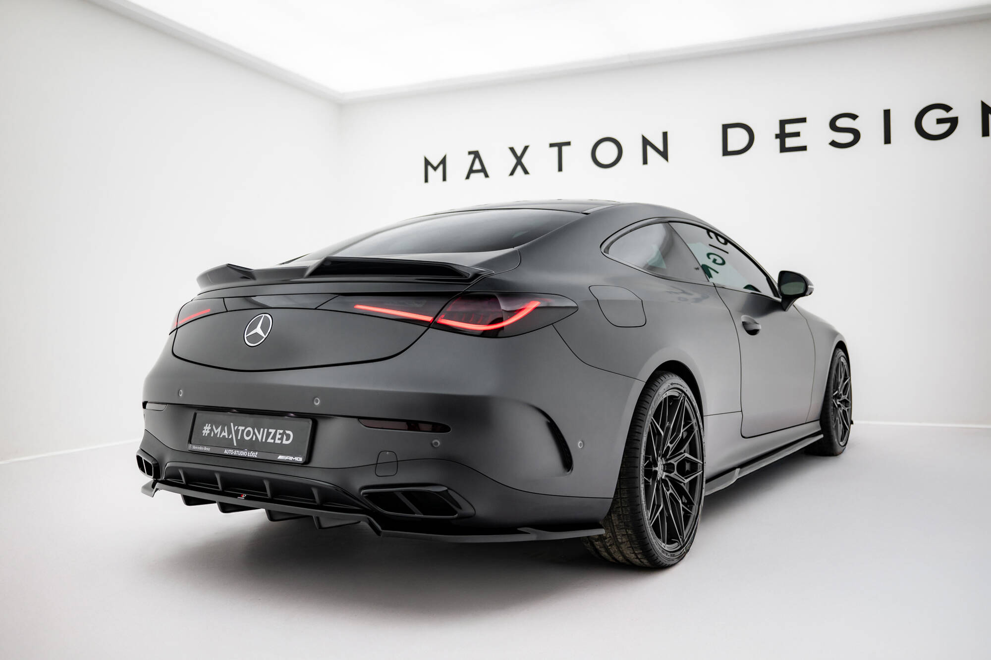 Street+ Mittlerer Diffusor RACE Heck Ansatz passend für Mercedes CLE AMG-Line C236 schwarz Hochglanz