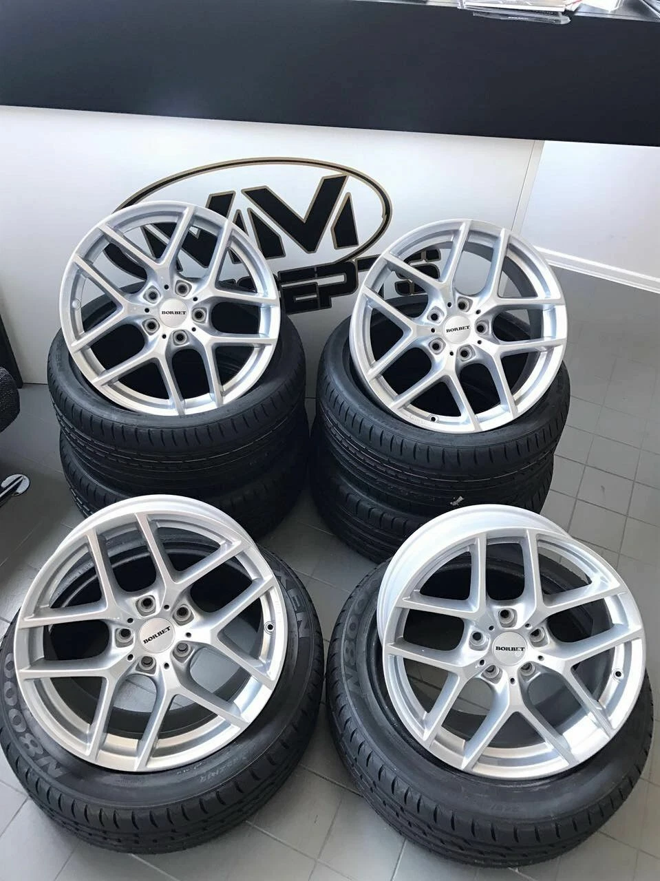 18 Zoll Borbet Y Alu Felgen 5x108 et45 Silber für Ford Focus RS ST MK2 MK3 MK4