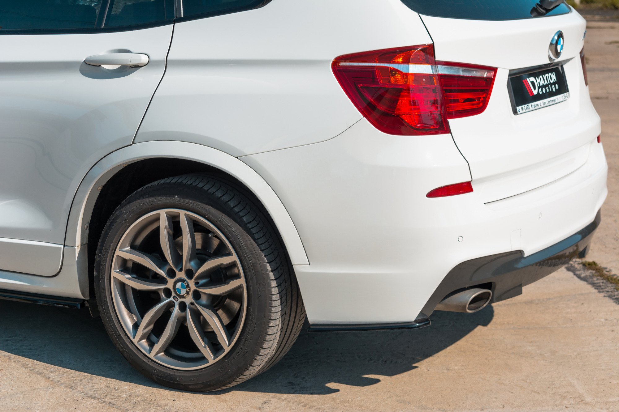 Heck Ansatz Flaps Diffusor für BMW X3 M-Paket F25 Facelift schwarz Hochglanz