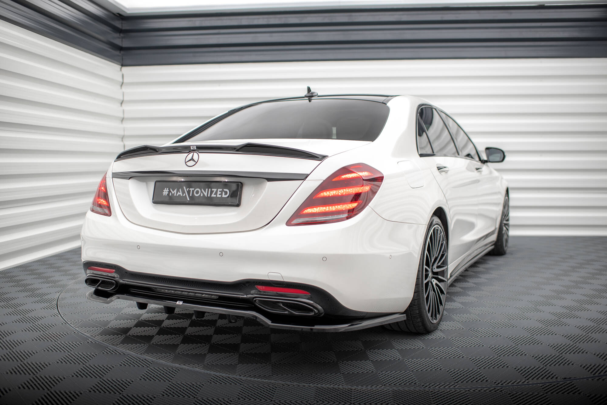 Street+ Mittlerer Diffusor RACE Heck Ansatz passend für Mercedes S AMG-Line W222 FL schwarz Hochglanz