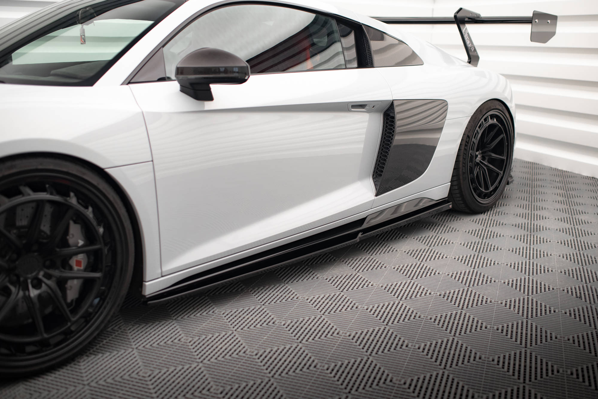 Street+ Seitenschweller Leisten V.2 passend für Audi R8 Mk2 FL schwarz Hochglanz