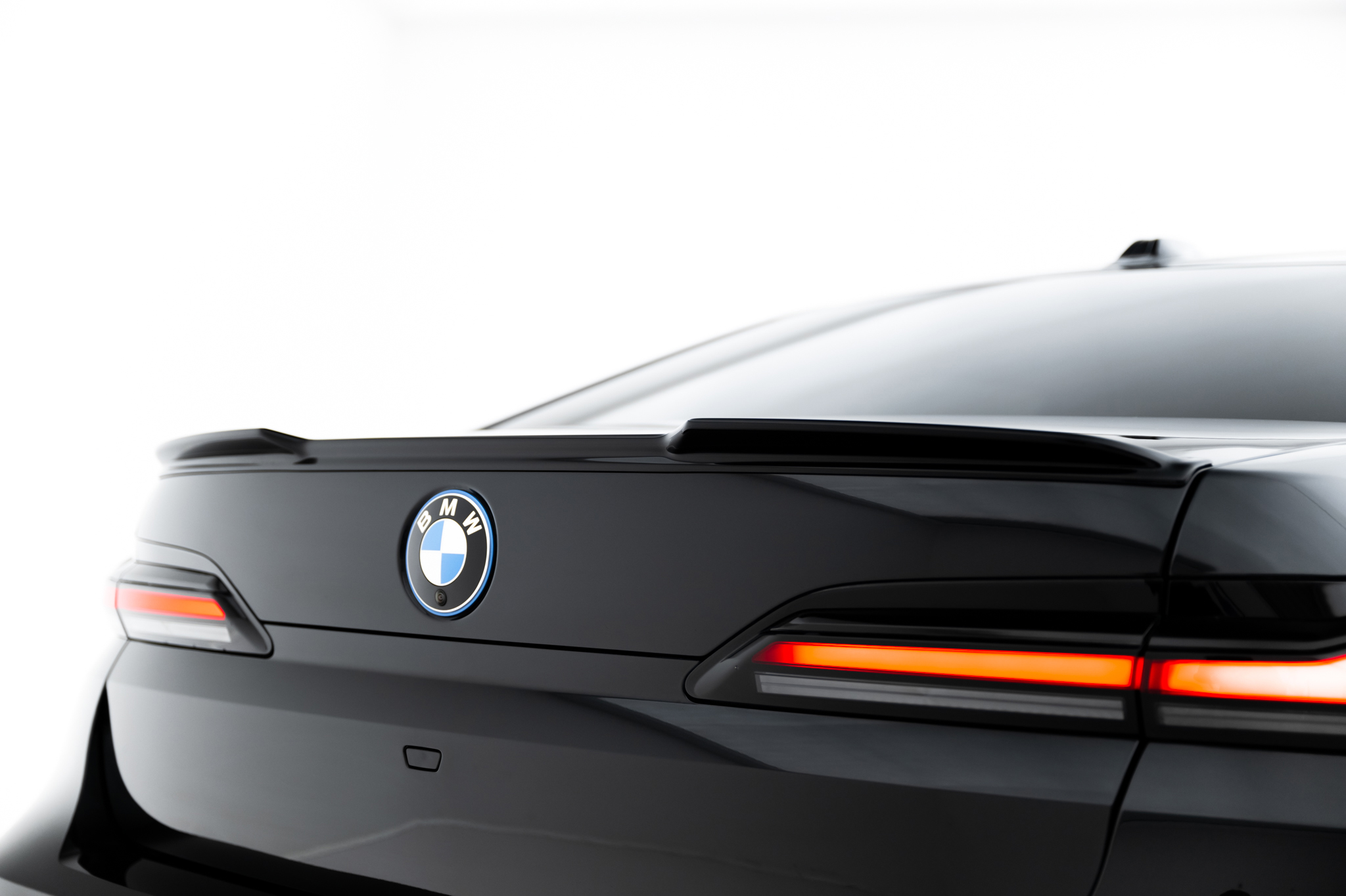 Heck Spoiler Aufsatz Abrisskante 3D V.2 passend für BMW 7 M-Paket / M760e / i7 M-Paket G70 schwarz Hochglanz