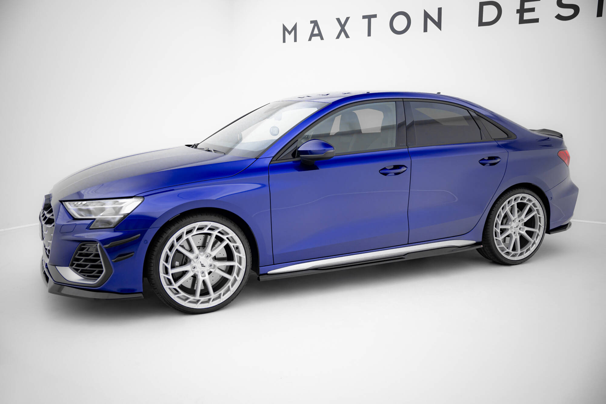 Street+ Seitenschweller Leisten V.2 passend für Audi A3 S-Line Limousine / S3 Limousine 8Y / 8Y FL schwarz Hochglanz