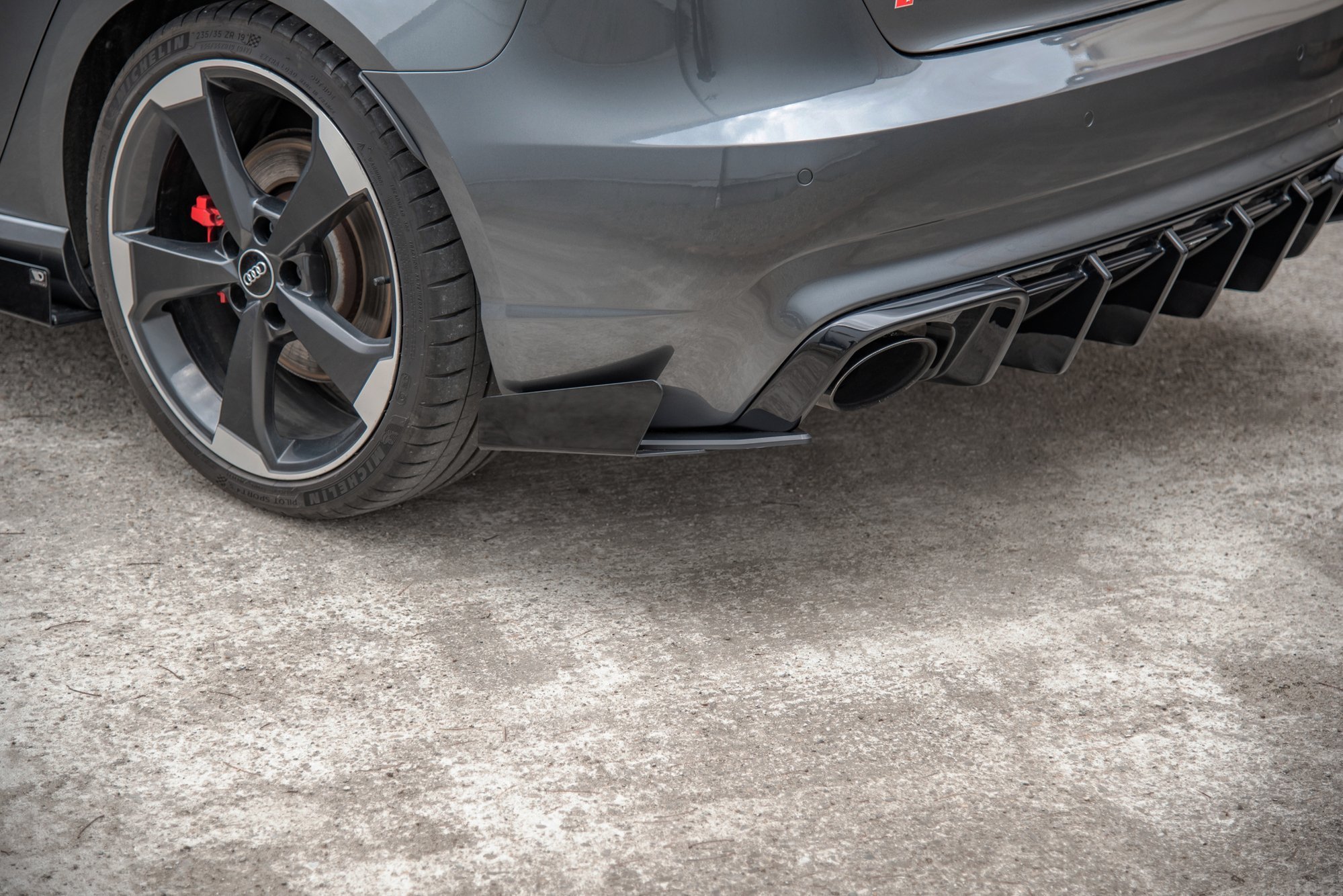 Street Pro Heck Ansatz Flaps Diffusor + Flaps für Audi RS3 8V Sportback schwarz Hochglanz