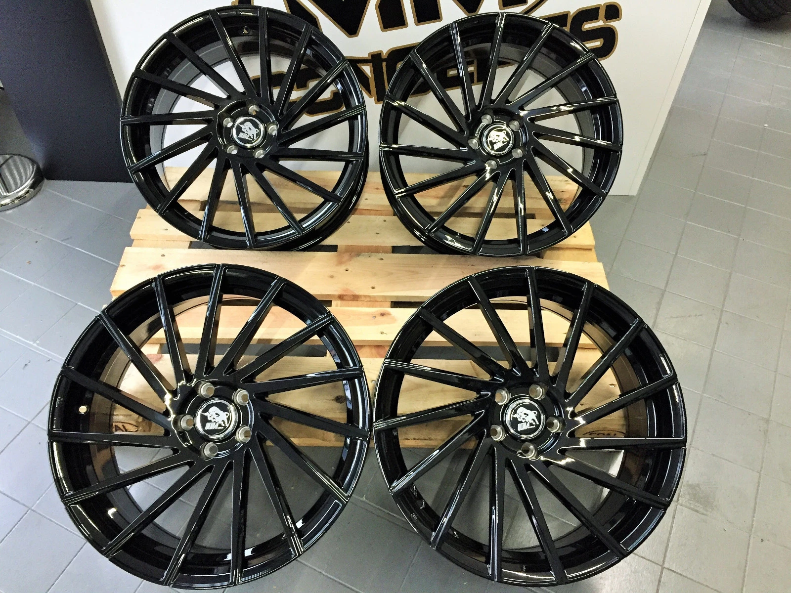 19 Zoll UA9 Alu Felgen für Mercedes CLA A E C -Klasse W176 A45 AMG 117 GLK Vito