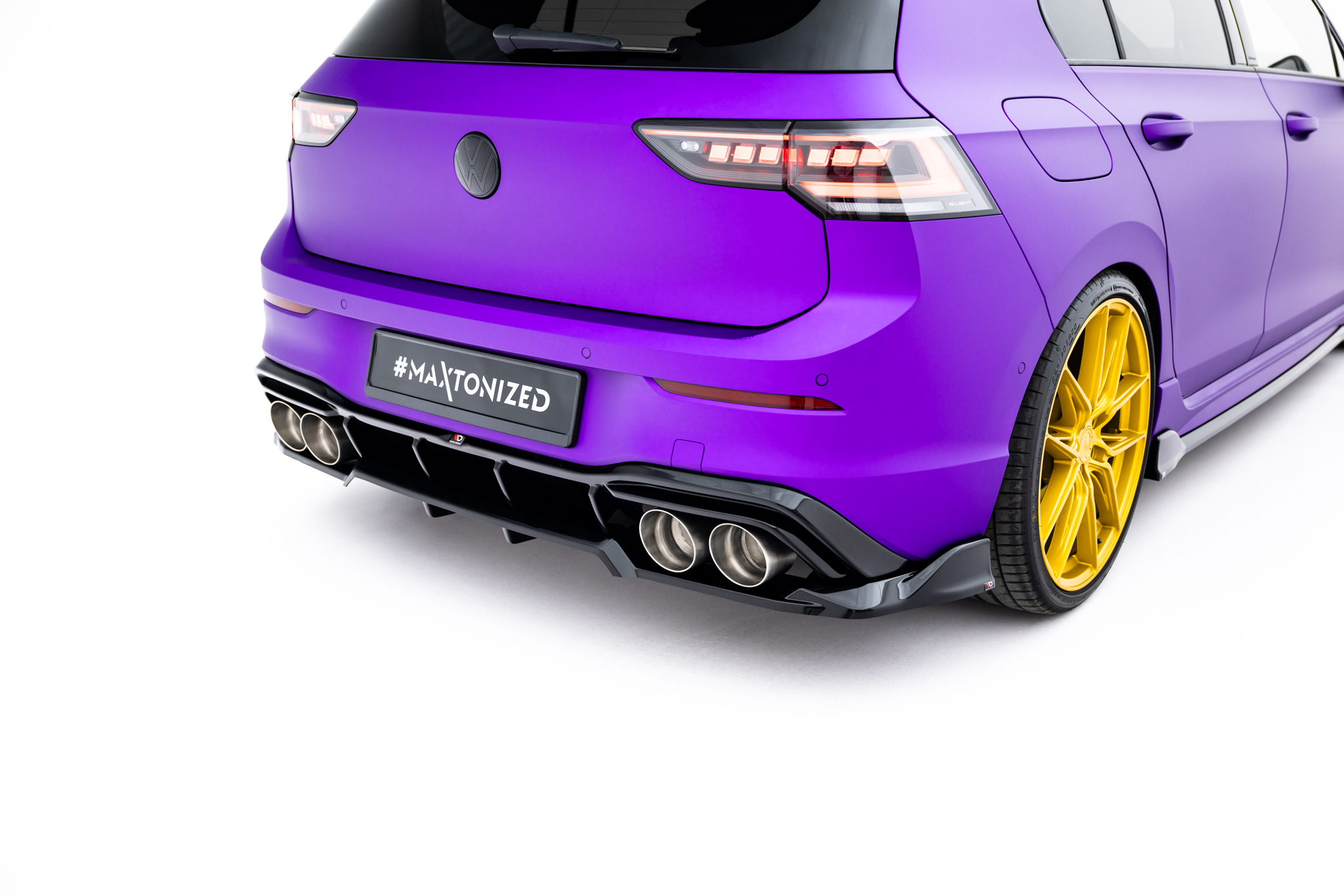 Street+ Mittlerer Diffusor RACE Heck Ansatz V.1 passend für VW Golf R Hatchback Mk8 / Mk8 FL schwarz Hochglanz
