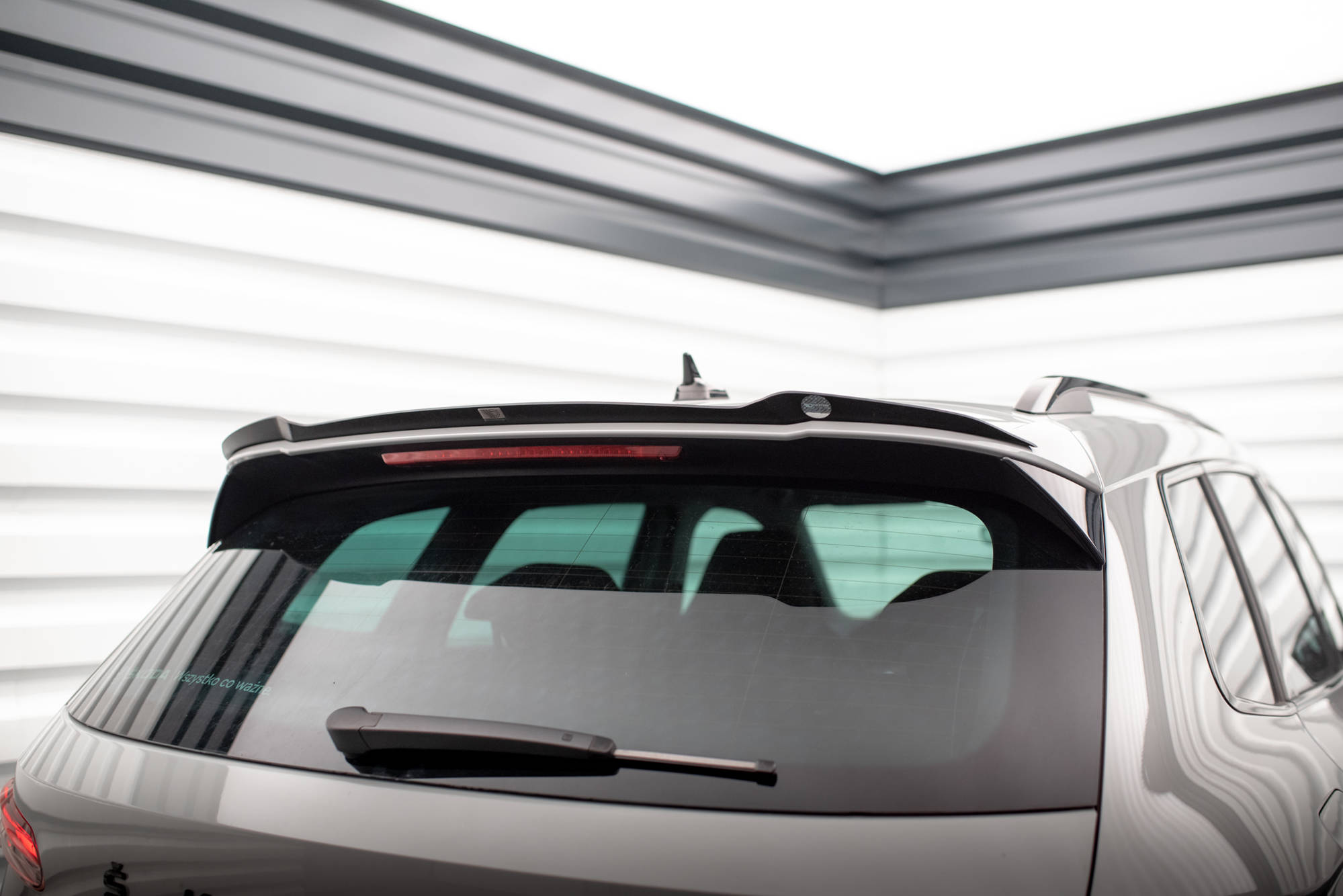 Heck Spoiler Aufsatz Abrisskante passend für Skoda Karoq Sportline Mk1 FL schwarz Hochglanz