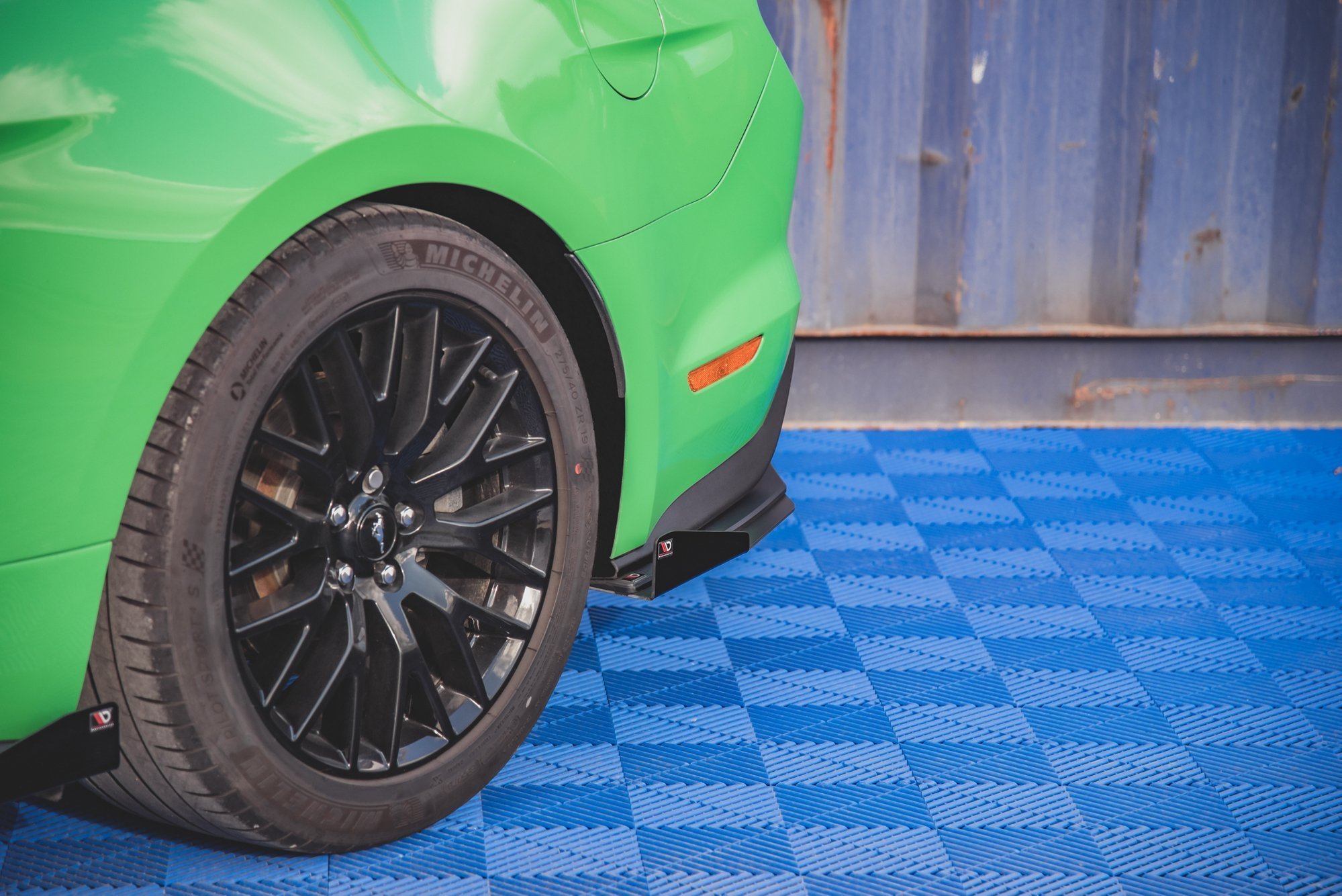 Street Pro Heck Ansatz Flaps V.1 passend für Ford Mustang GT Mk6 FL schwarz Hochglanz