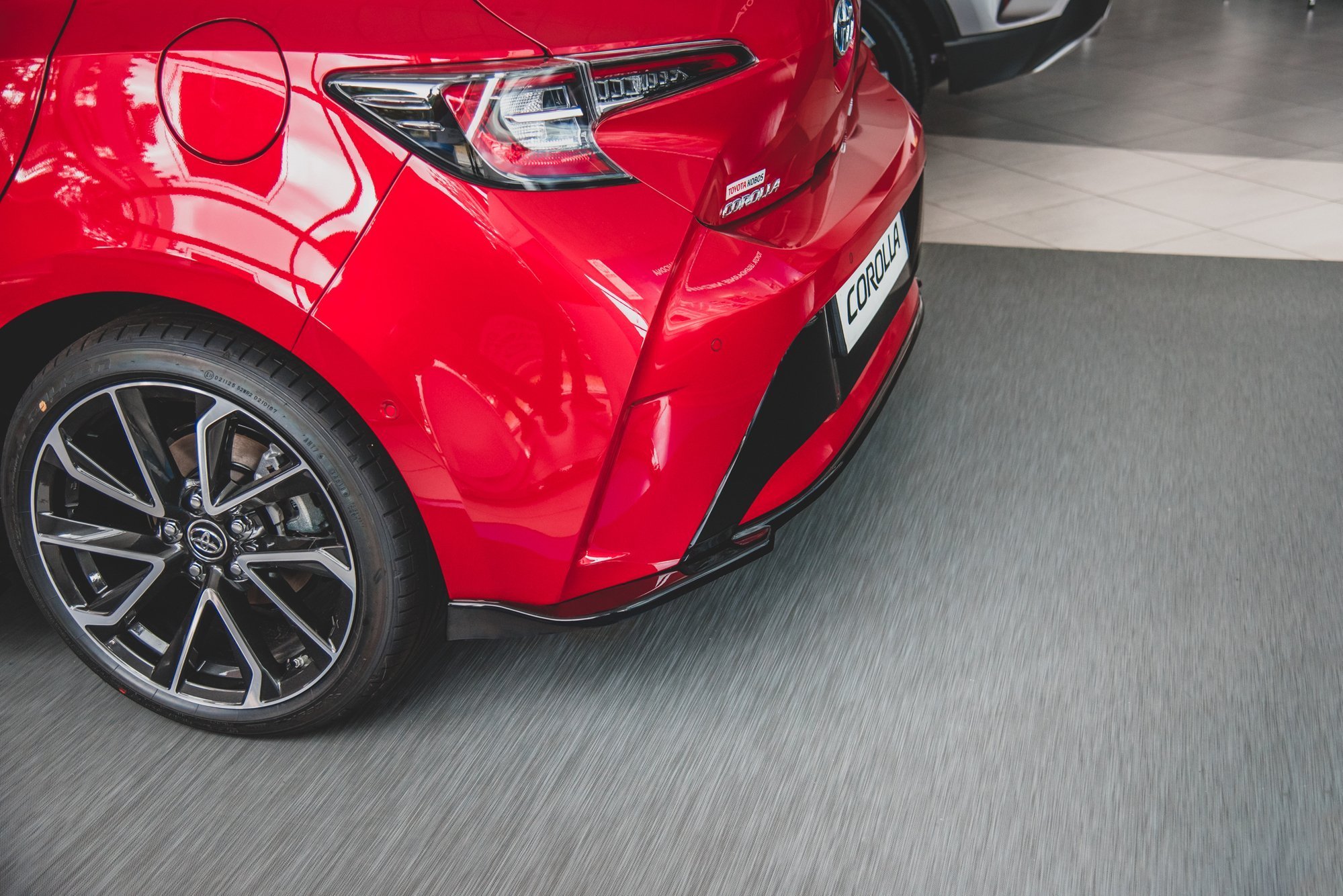 Heckansatz Toyota Corolla XII Hatchback schwarz Hochglanz