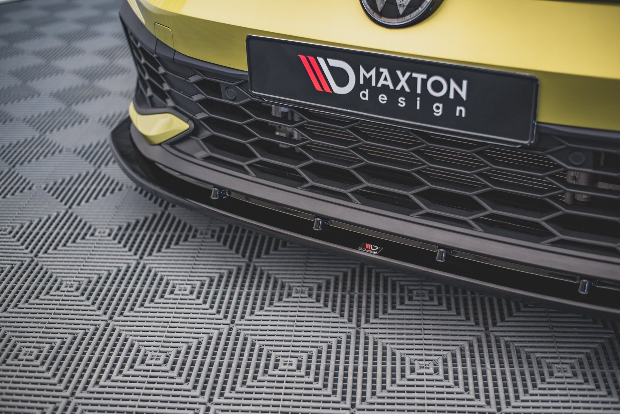 Street+ Spoilerlippe Front Ansatz V.4 passend für VW Golf GTI Clubsport Mk8 schwarz Hochglanz