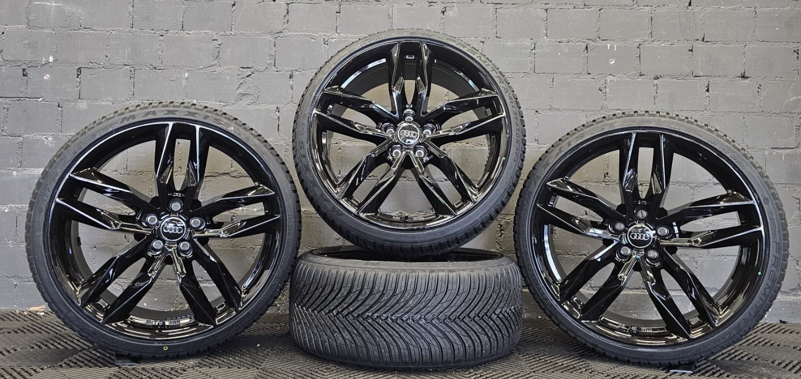 19 Zoll wh40 Felgen für BMW 1er F70 M135 2er Active Tourer U06 M Competition