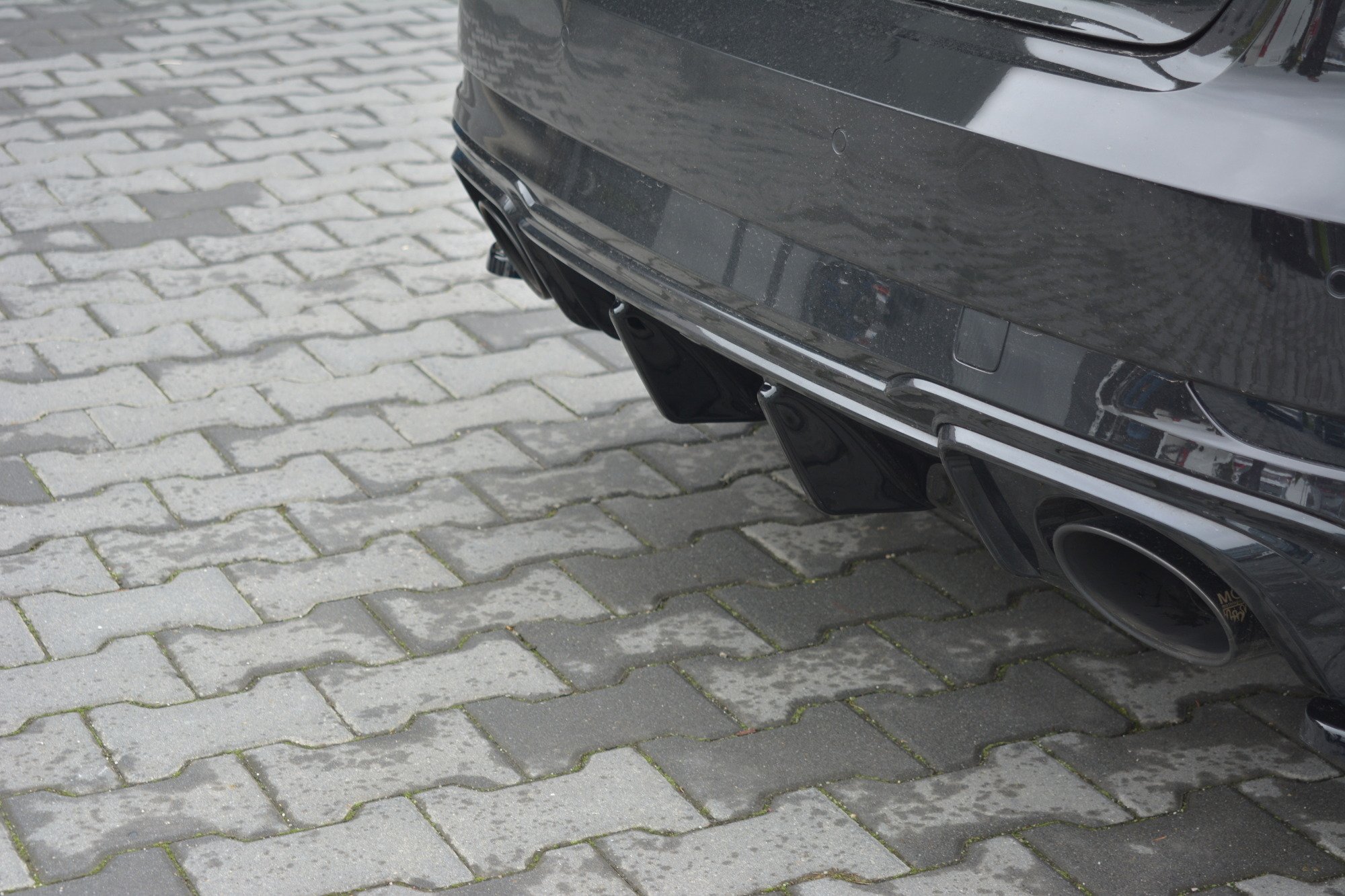 Diffusor Heck Ansatz für Audi RS3 8V FL Sportback schwarz Hochglanz