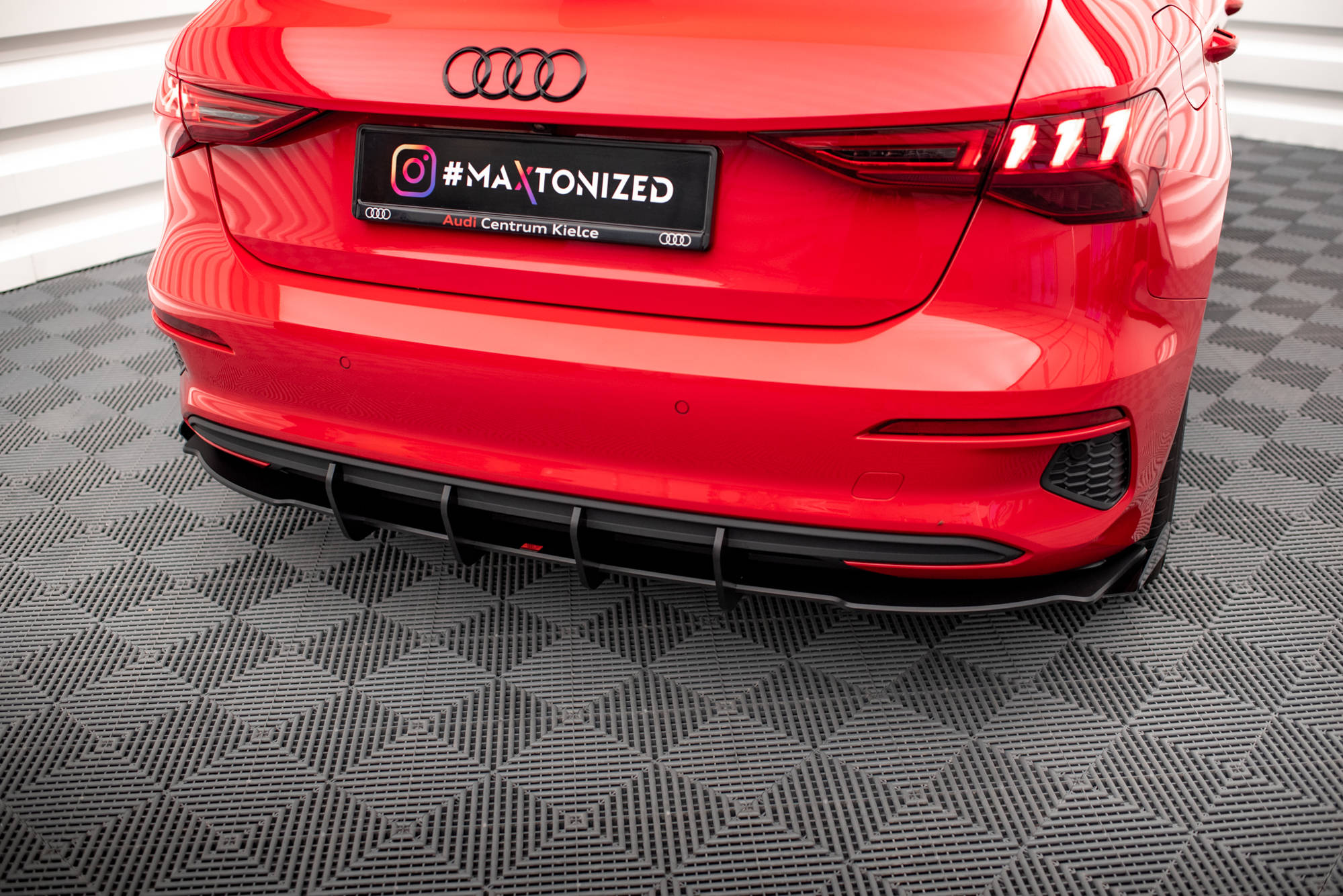 Street Pro Heck Ansatz Diffusor + Flaps passend für Audi A3 Sportback 8Y schwarz Hochglanz