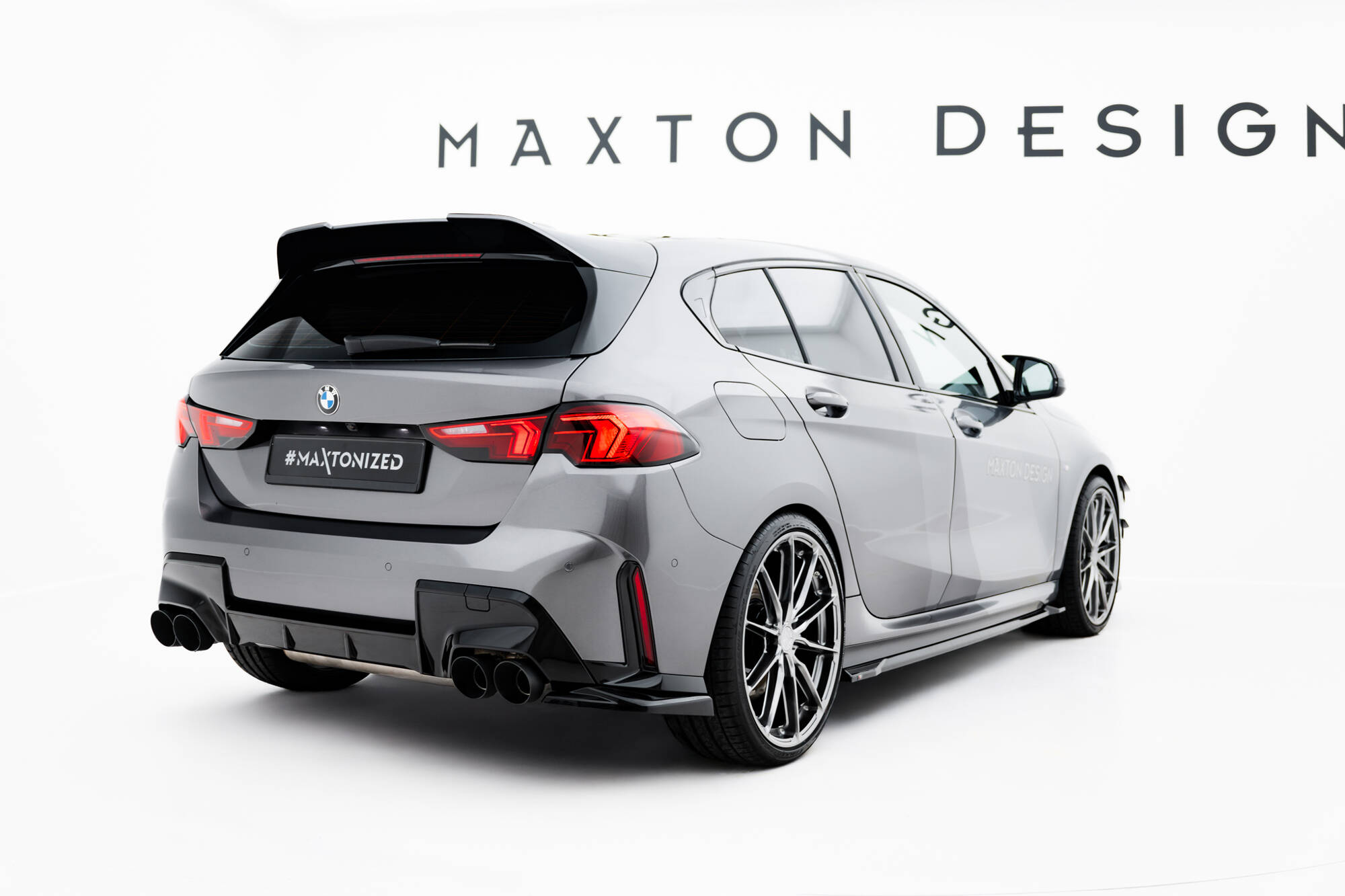Street+ Heck Ansatz Flaps V.5 passend für BMW M135i F70 schwarz Hochglanz