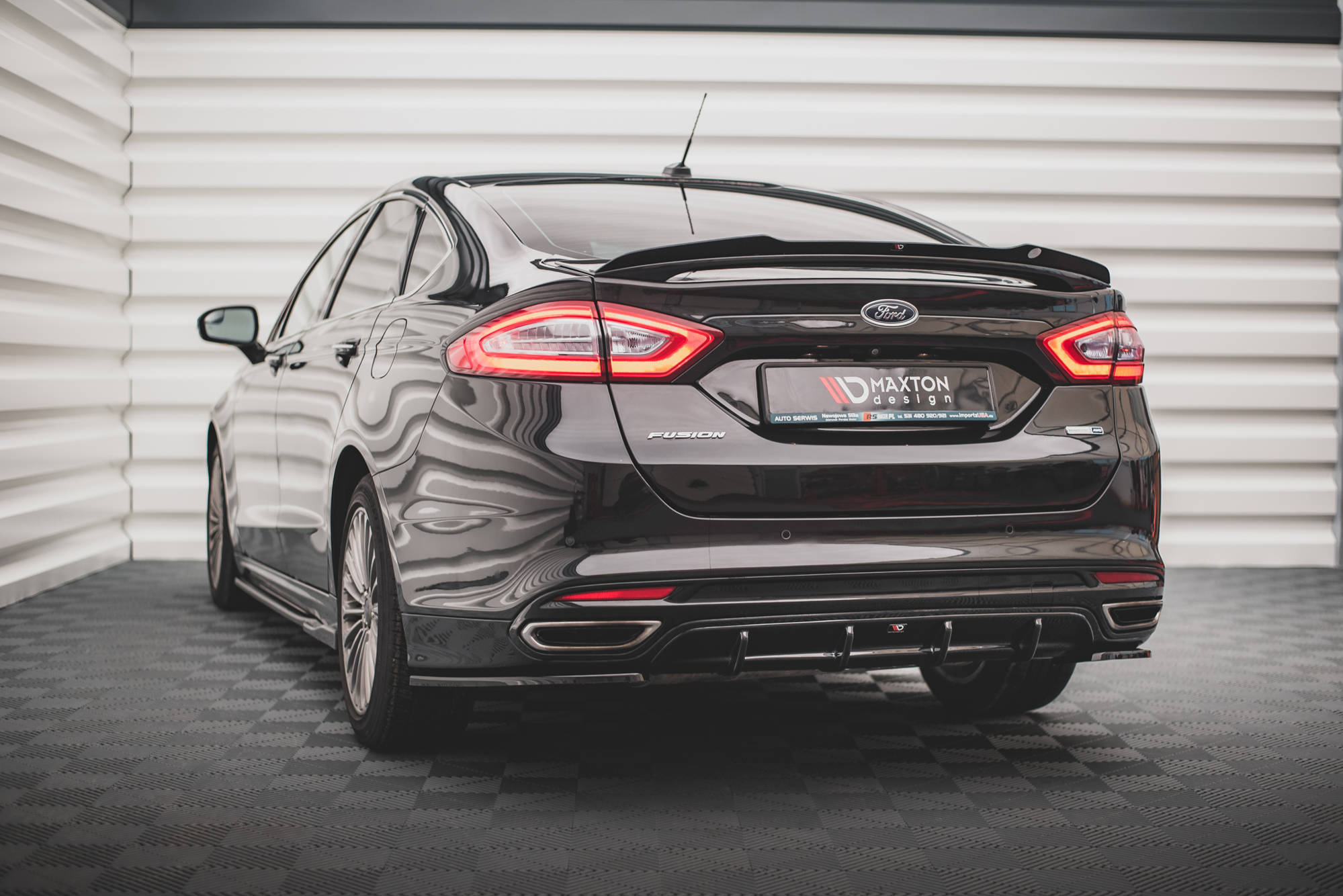 Street+ Heck Ansatz Diffusor passend für Ford Mondeo Mk5 schwarz Hochglanz