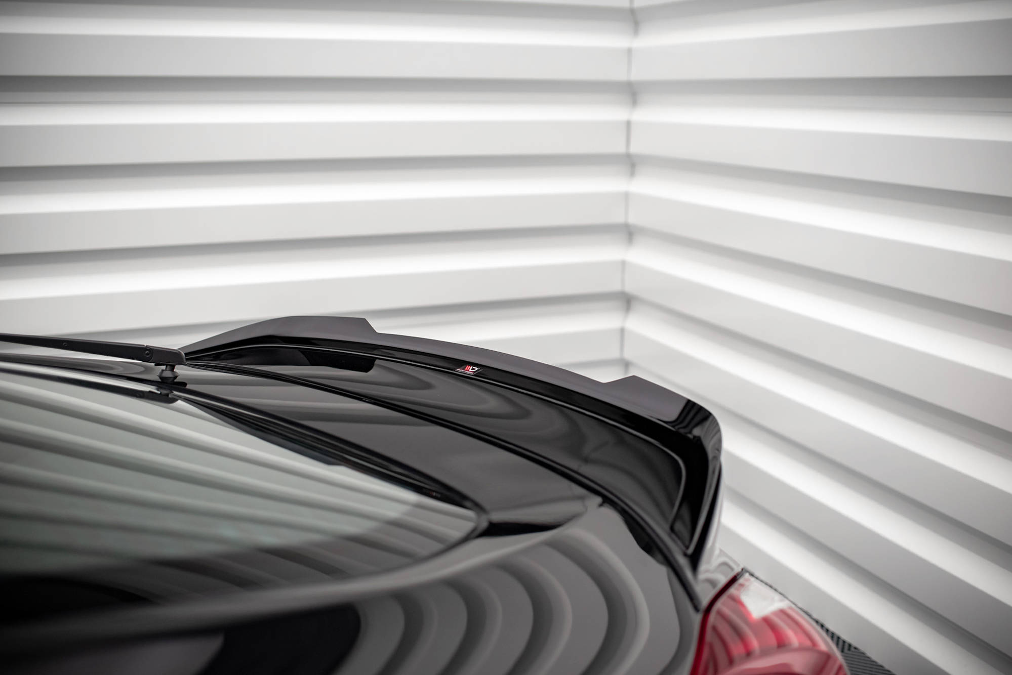 Heck Spoiler Aufsatz Abrisskante passend für Nissan 370Z Nismo FL schwarz Hochglanz