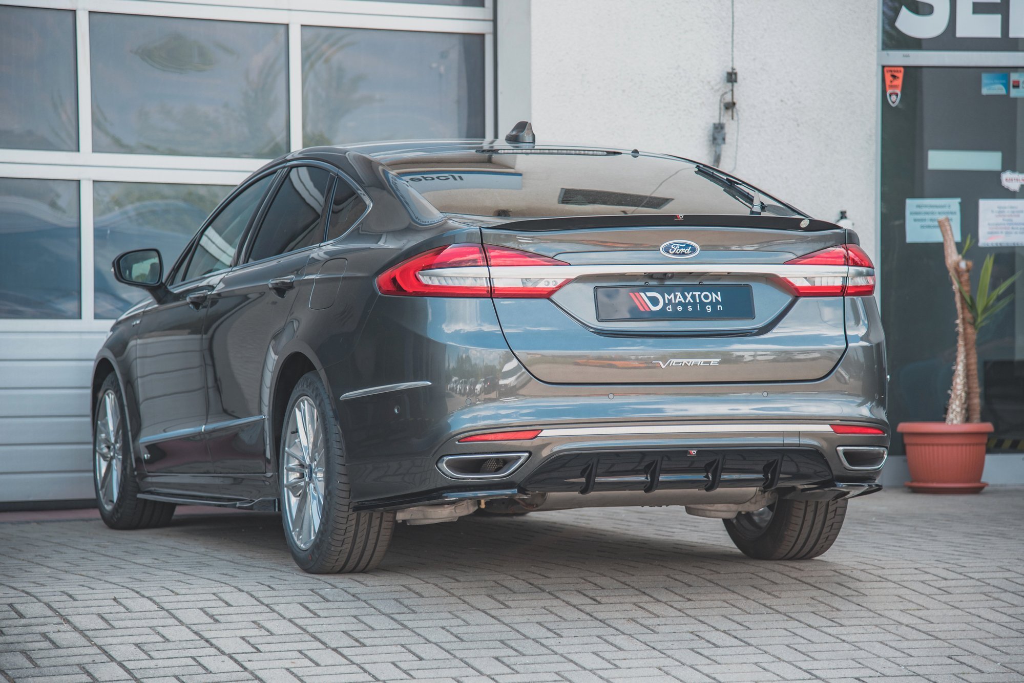 Diffusor Heck Ansatz für Ford Mondeo Vignale Mk5 Facelift schwarz Hochglanz