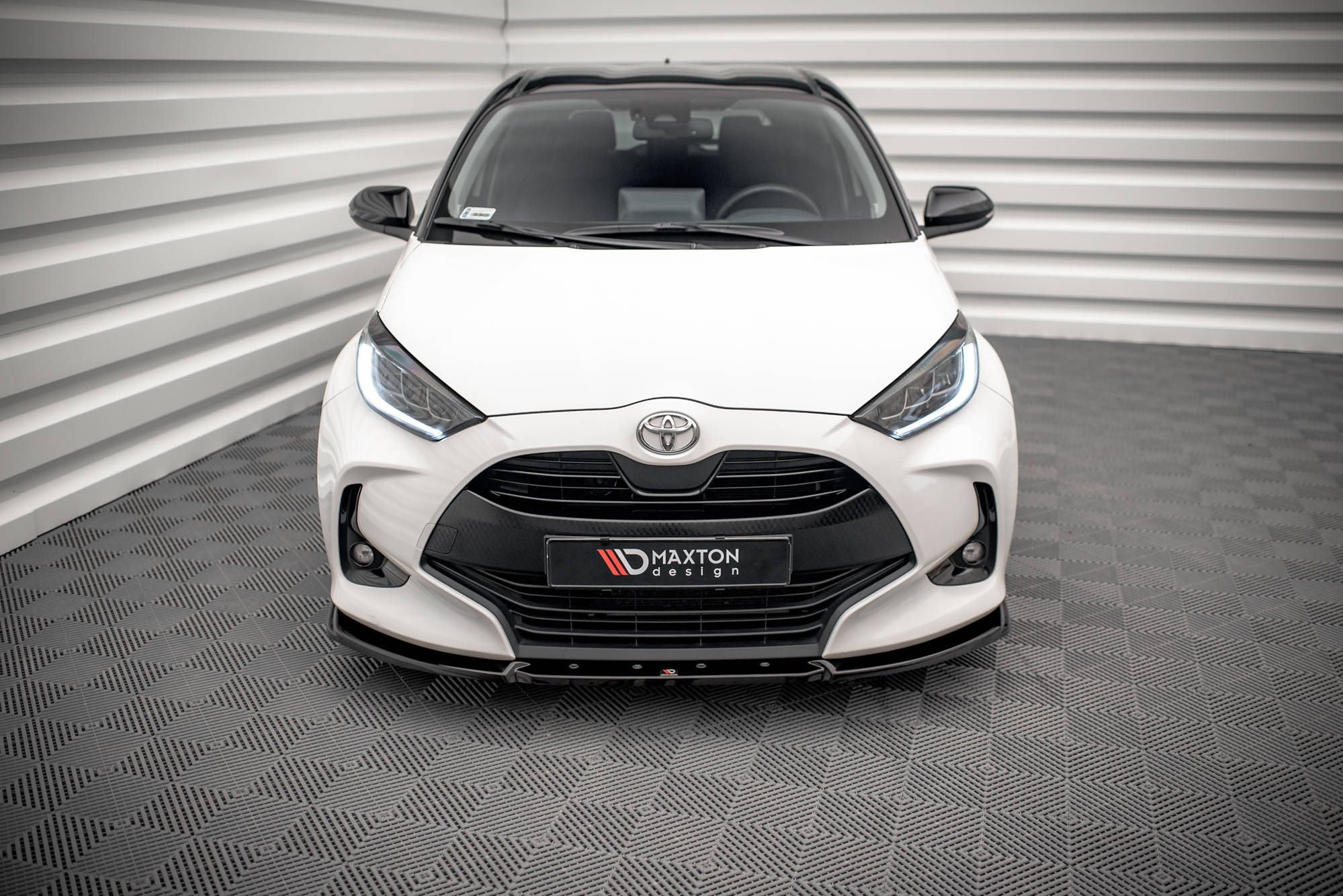 Street+ Spoilerlippe Front Ansatz V.2 passend für Toyota Yaris Mk4 schwarz Hochglanz