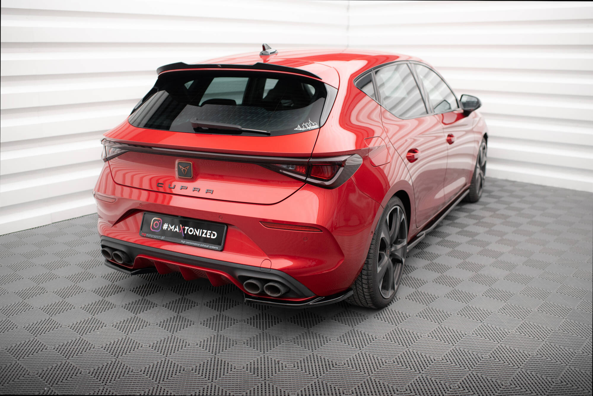 Diffusor Flaps V.1 passend für CUPRA Leon Hatchback Mk1 schwarz Hochglanz