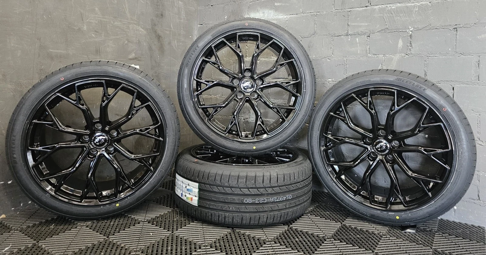 18 Zoll DM18 Felgen für Mercedes A Klasse W176 W177 A250 A45 AMG CLE C236 A236