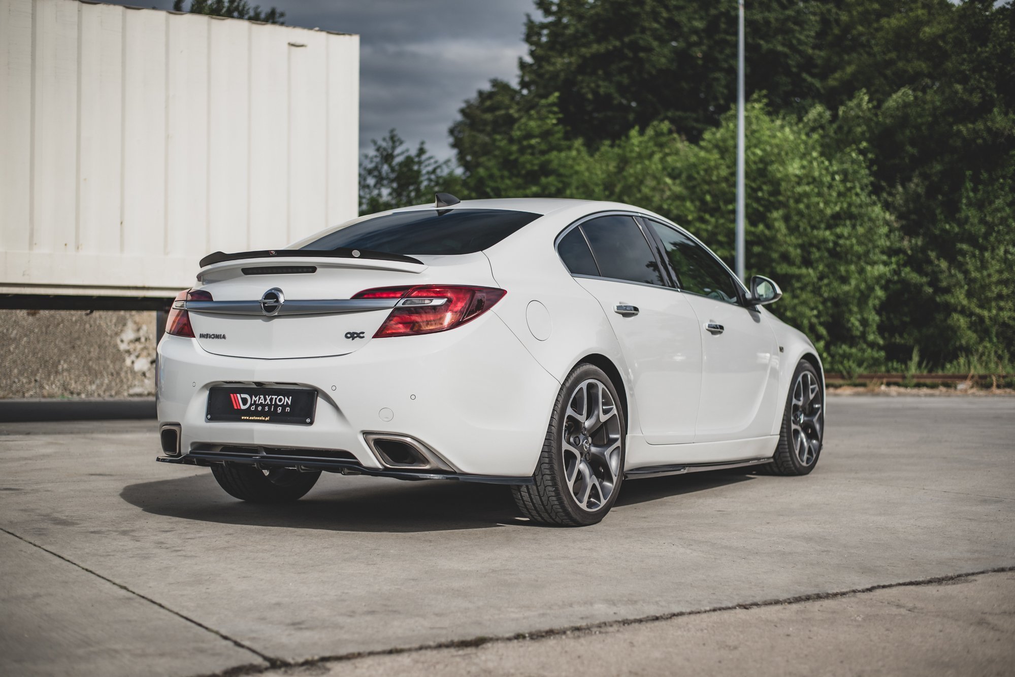Street+ Mittlerer Diffusor RACE Heck Ansatz passend für Opel Insignia Mk. 1 OPC FL schwarz Hochglanz
