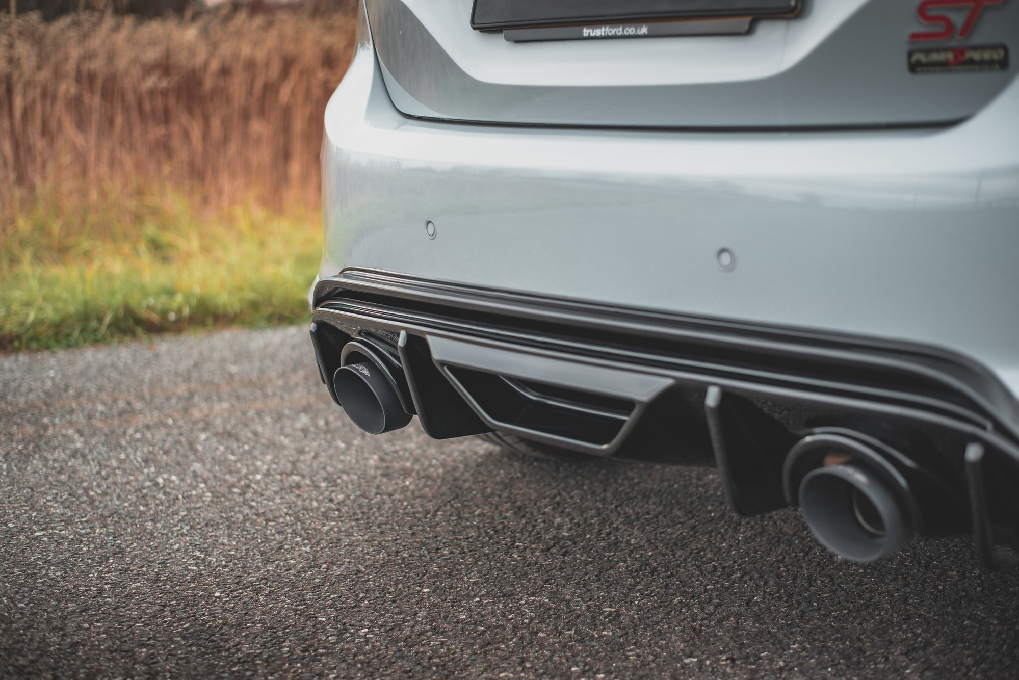 Heckansatz Diffusor passend für Ford Fiesta ST mk8 schwarz Hochglanz+Milltek Sport Endschalldämpfer TI + GPF System
