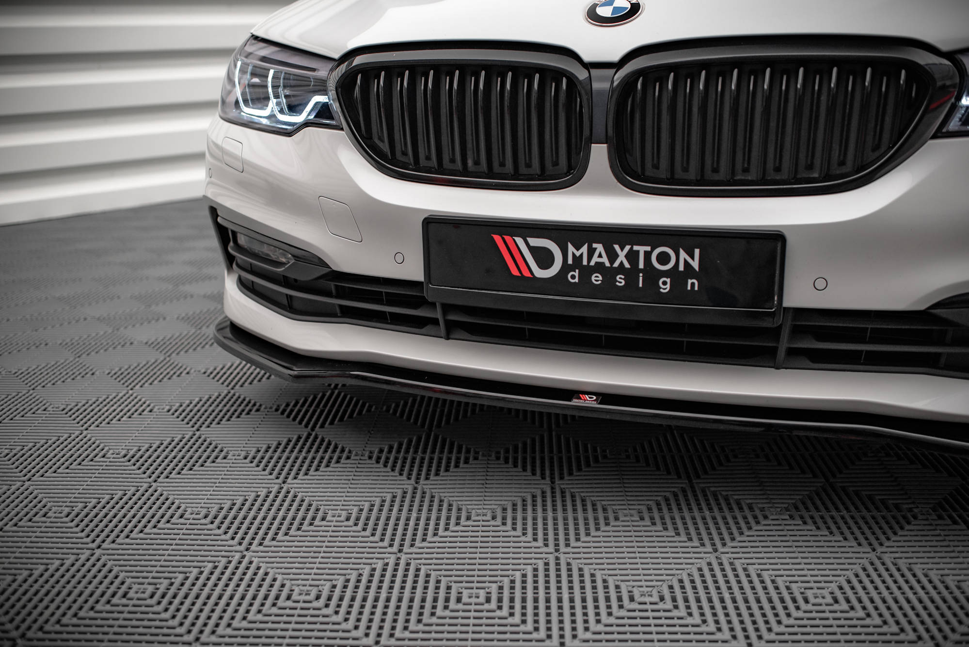 Street+ Spoilerlippe Front Ansatz V.1 passend für BMW 5er G30 / G31 schwarz Hochglanz