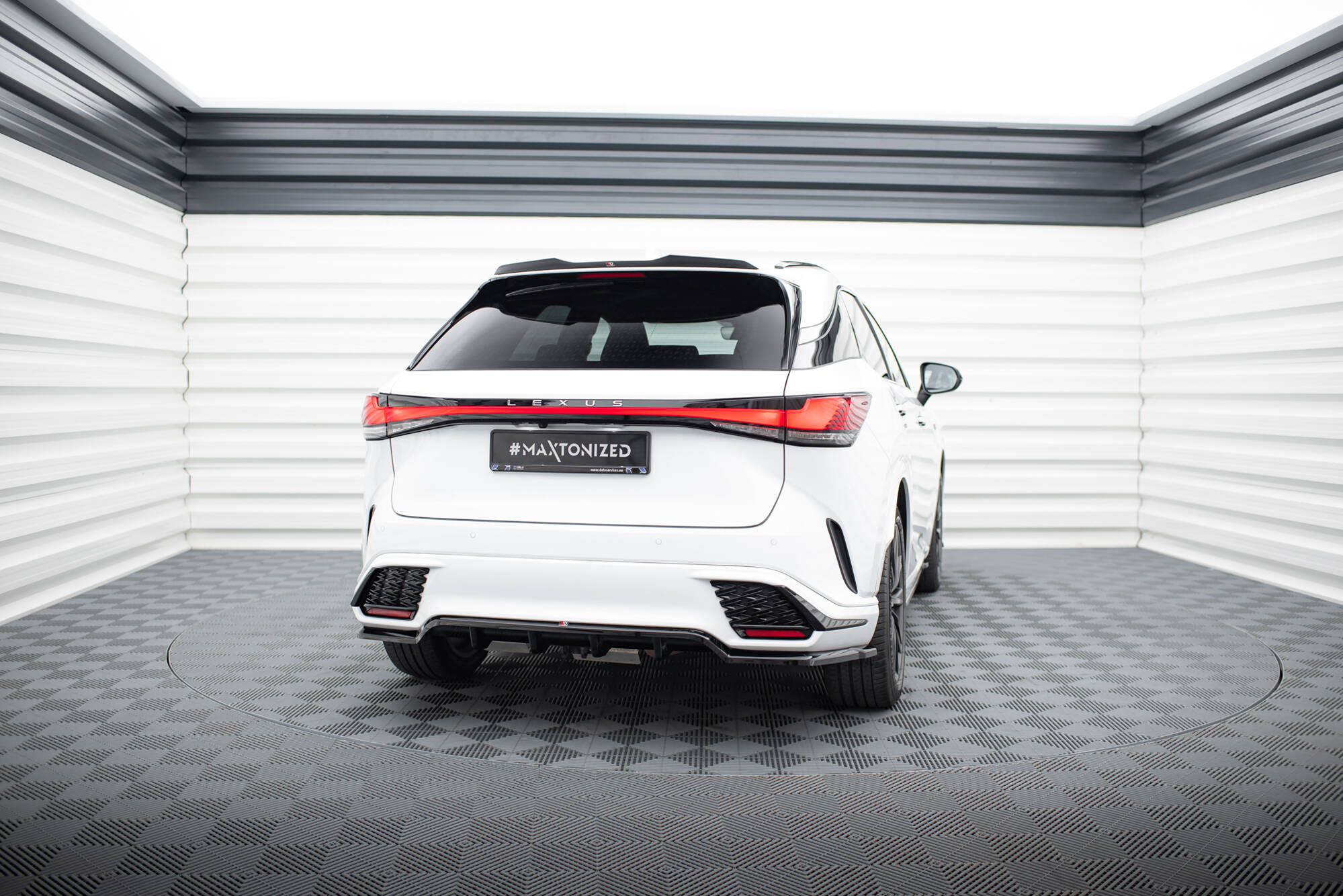 Street+ Mittlerer Diffusor RACE Heck Ansatz passend für Lexus RX F-Sport Mk5 schwarz Hochglanz