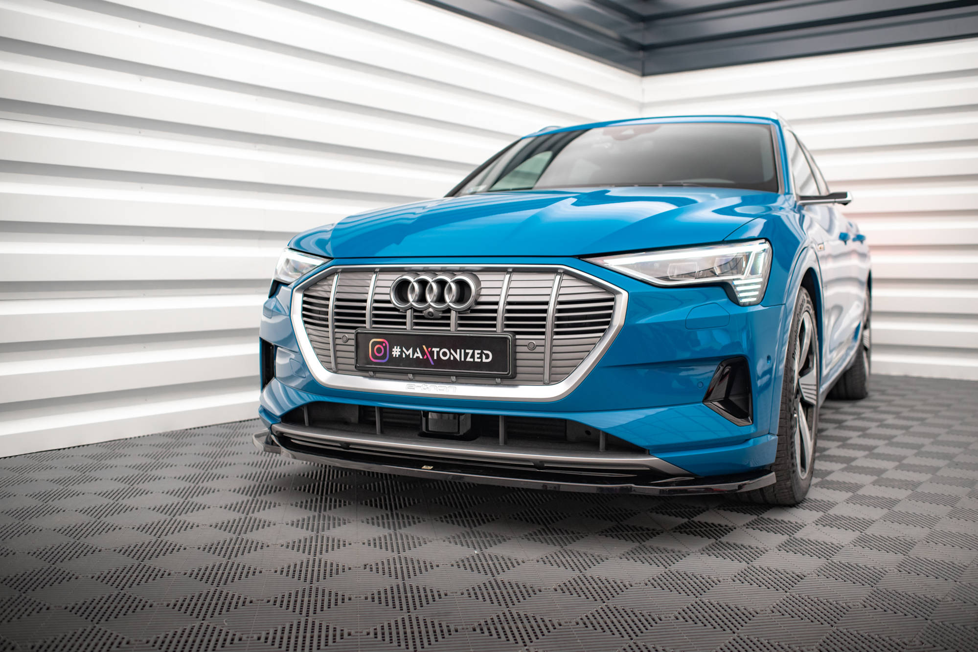 Street+ Spoilerlippe Front Ansatz V.1 passend für Audi e-tron schwarz Hochglanz