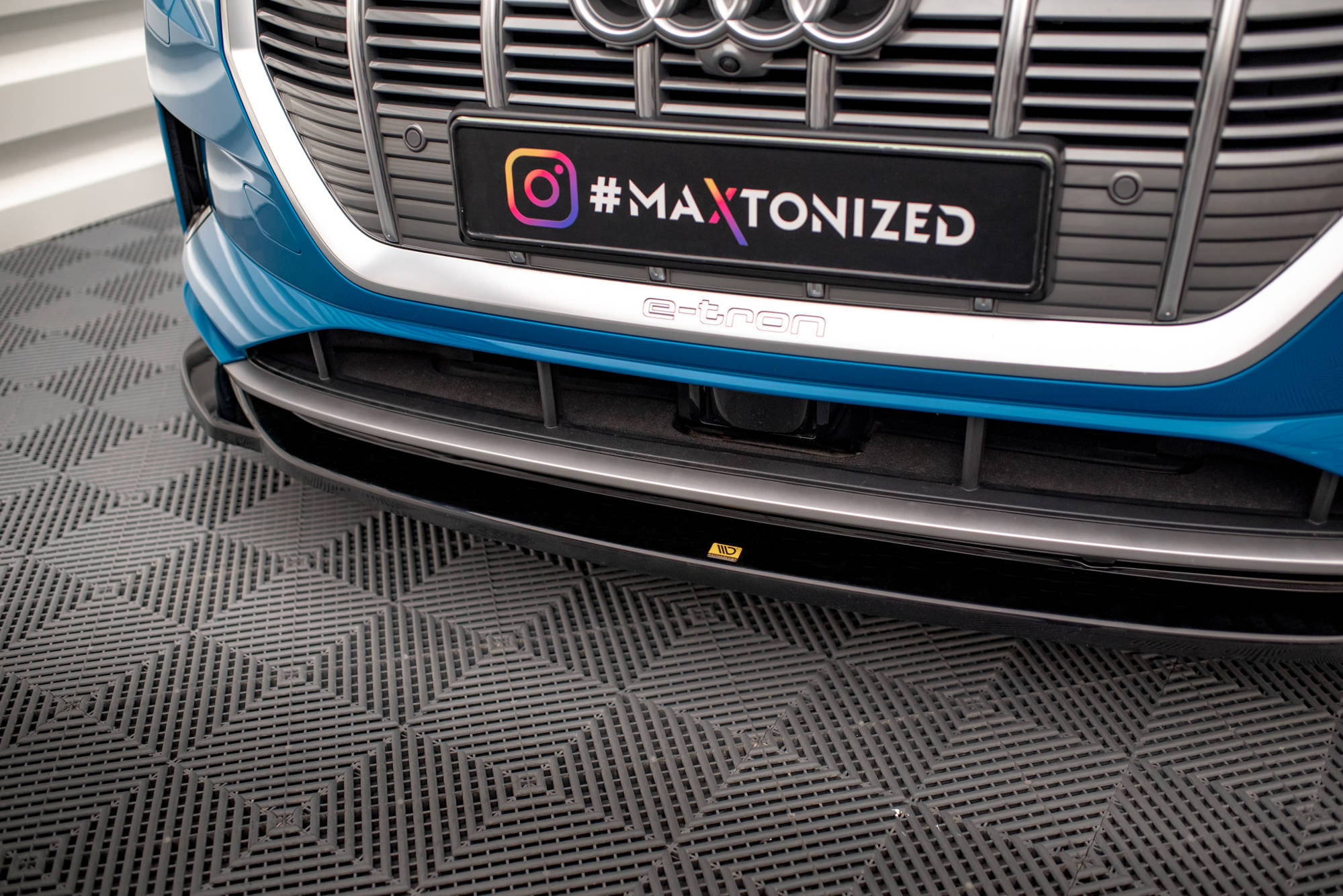 Street+ Spoilerlippe Front Ansatz V.1 passend für Audi e-tron schwarz Hochglanz