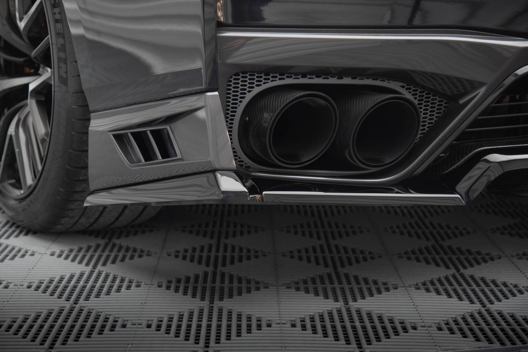 Street+ Heck Ansatz Flaps passend für Nissan GTR R35 FL schwarz Hochglanz