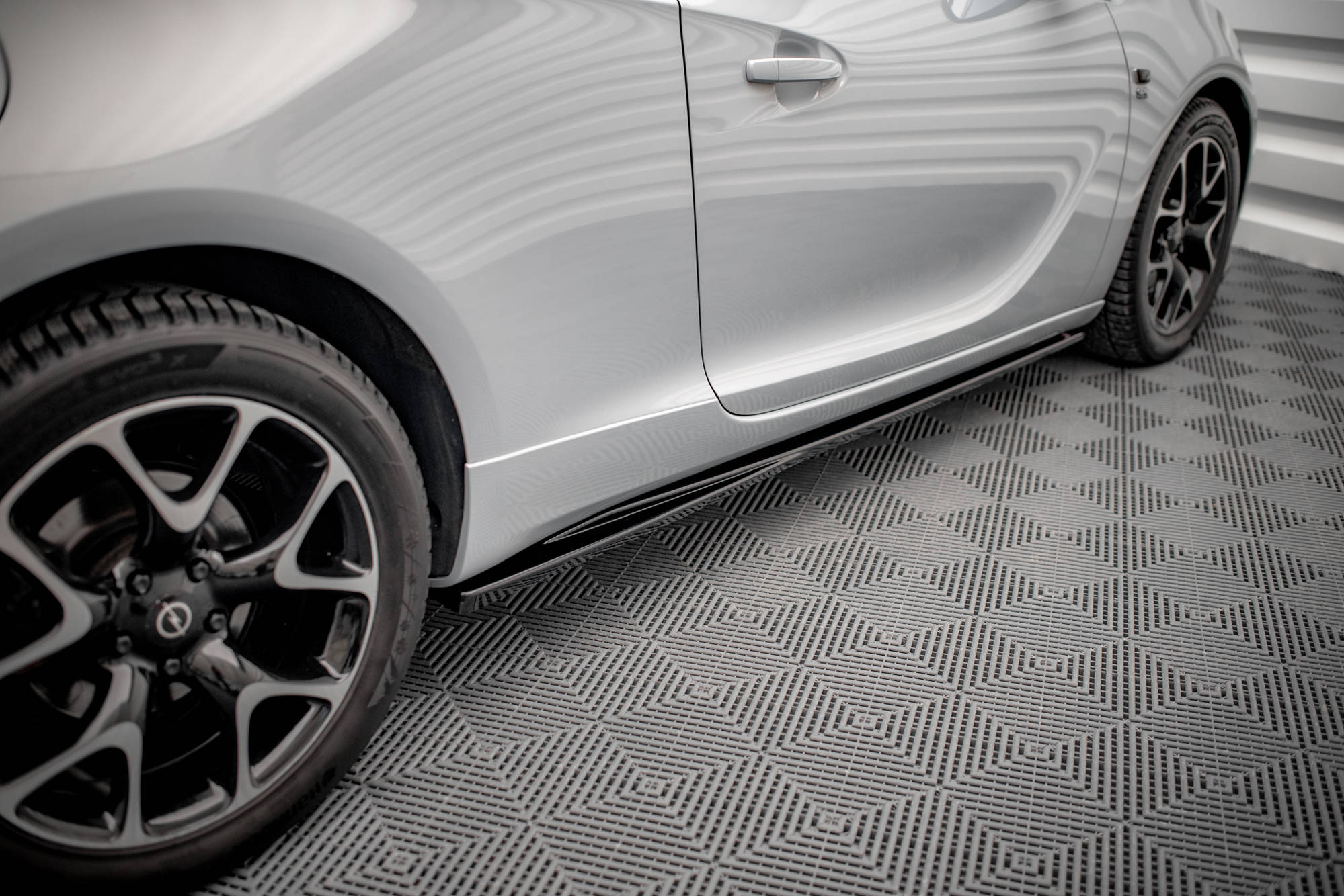 Street+ Seitenschweller Leisten passend für Opel Astra GTC OPC-Line J schwarz Hochglanz