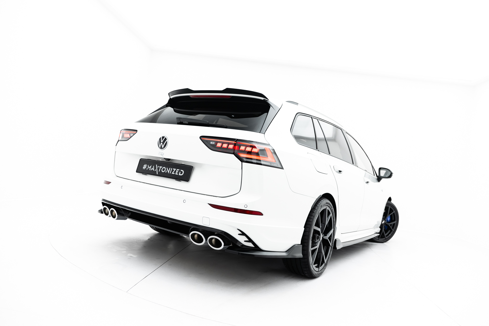 Street+ Heck Ansatz Flaps V.1 passend für VW Golf R Variant Mk8 / Mk8 FL schwarz Hochglanz