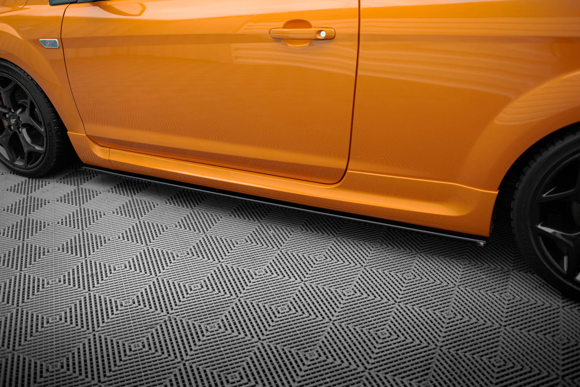Street+ Seitenschweller Leisten passend für Ford Focus ST Mk2 FL schwarz Hochglanz