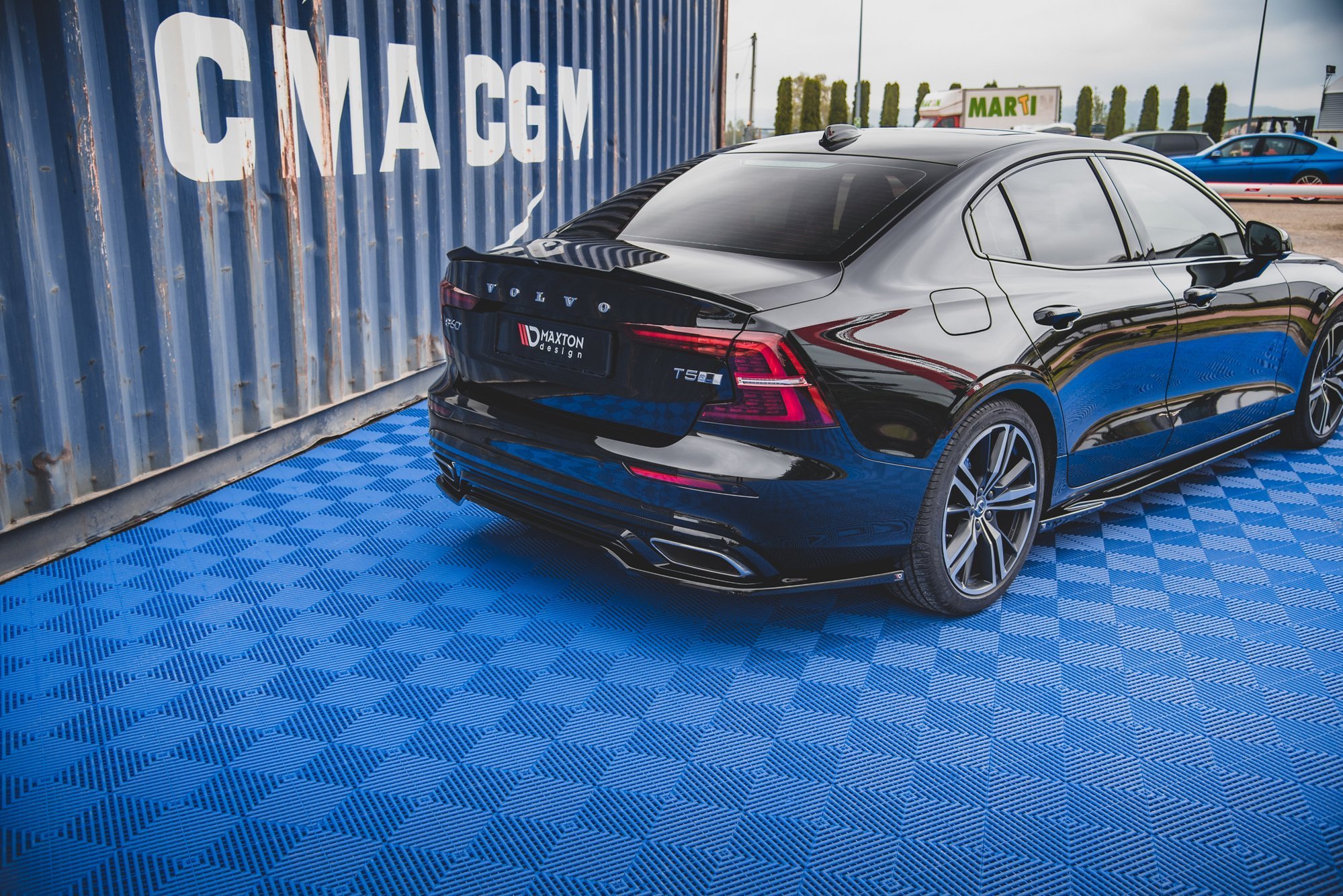 Street+ Mittlerer Diffusor Heck Ansatz passend für Volvo S60/V60 R-Design Mk3 schwarz Hochglanz