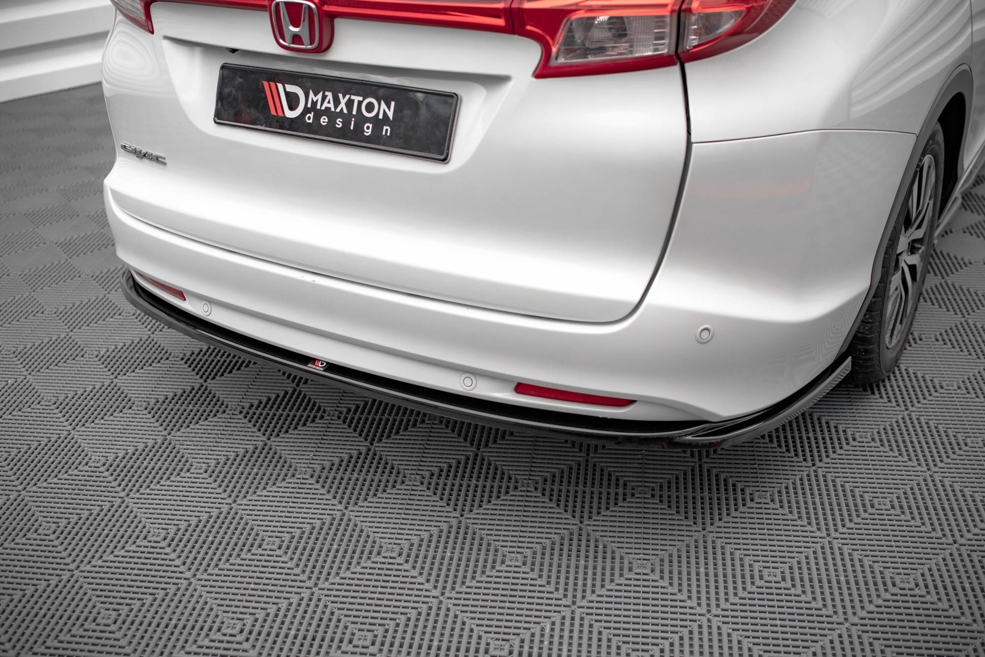 Street+ Mittlerer Diffusor Heck Ansatz passend für Honda Civic Tourer Mk9 schwarz Hochglanz