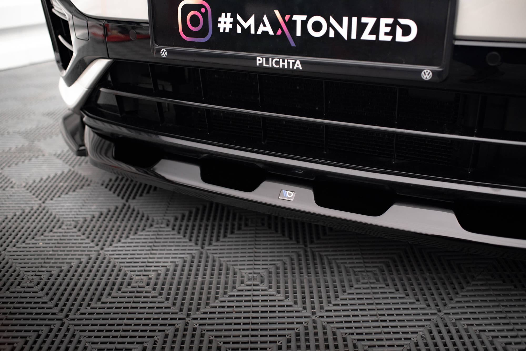 Street+ Spoilerlippe Front Ansatz V.2 passend für VW T-Roc R / R-Line Mk1 FL schwarz Hochglanz