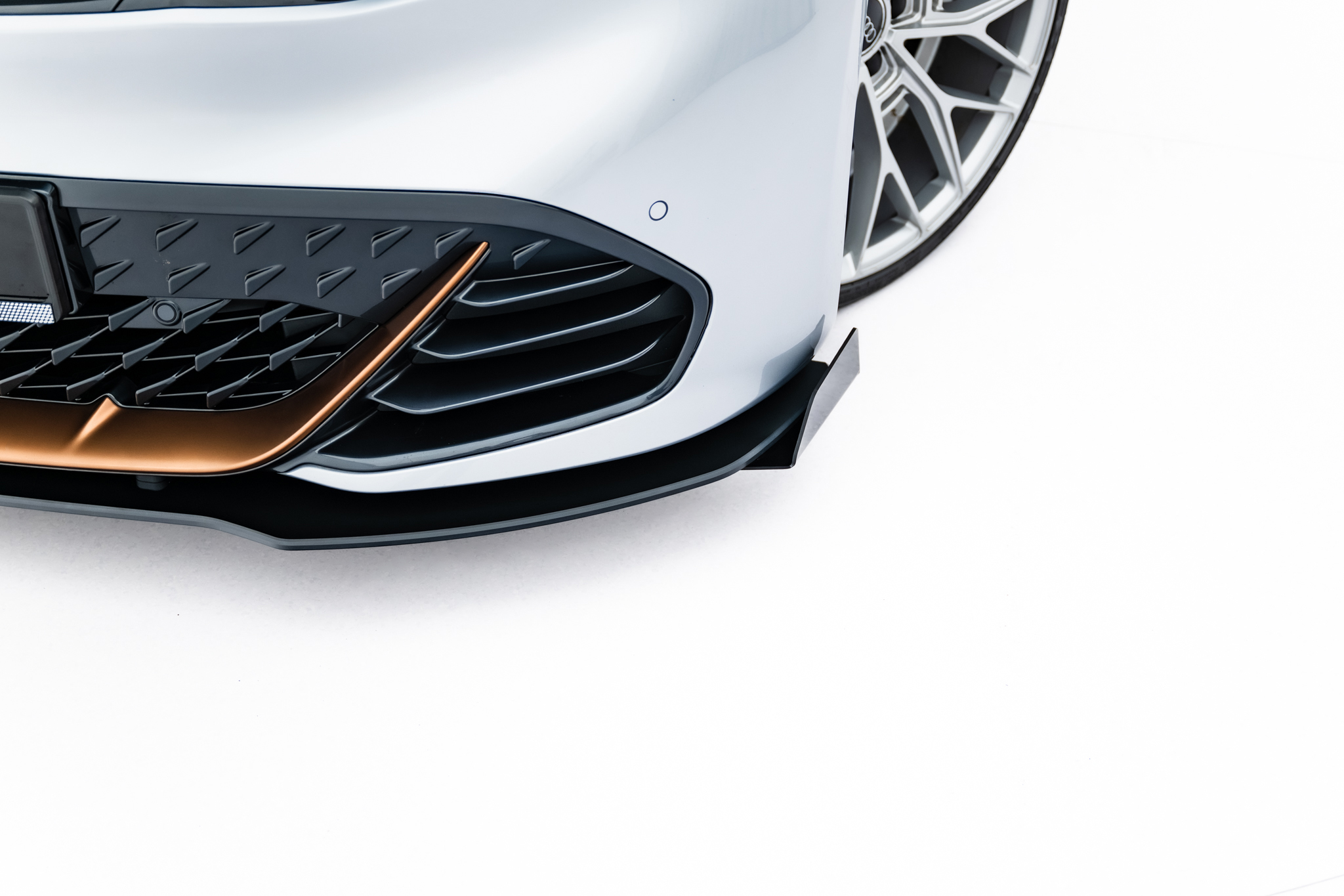 Frontlippe passend für CUPRA Born Mk1 schwarz matt + Hochglanz Flaps