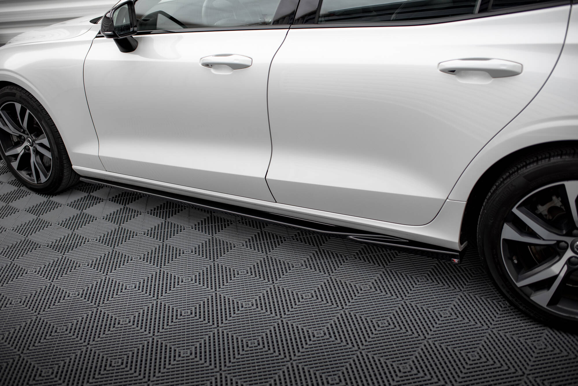Street+ Seitenschweller Leisten V.1 passend für Volvo S60/V60 R-Design Mk3 schwarz Hochglanz