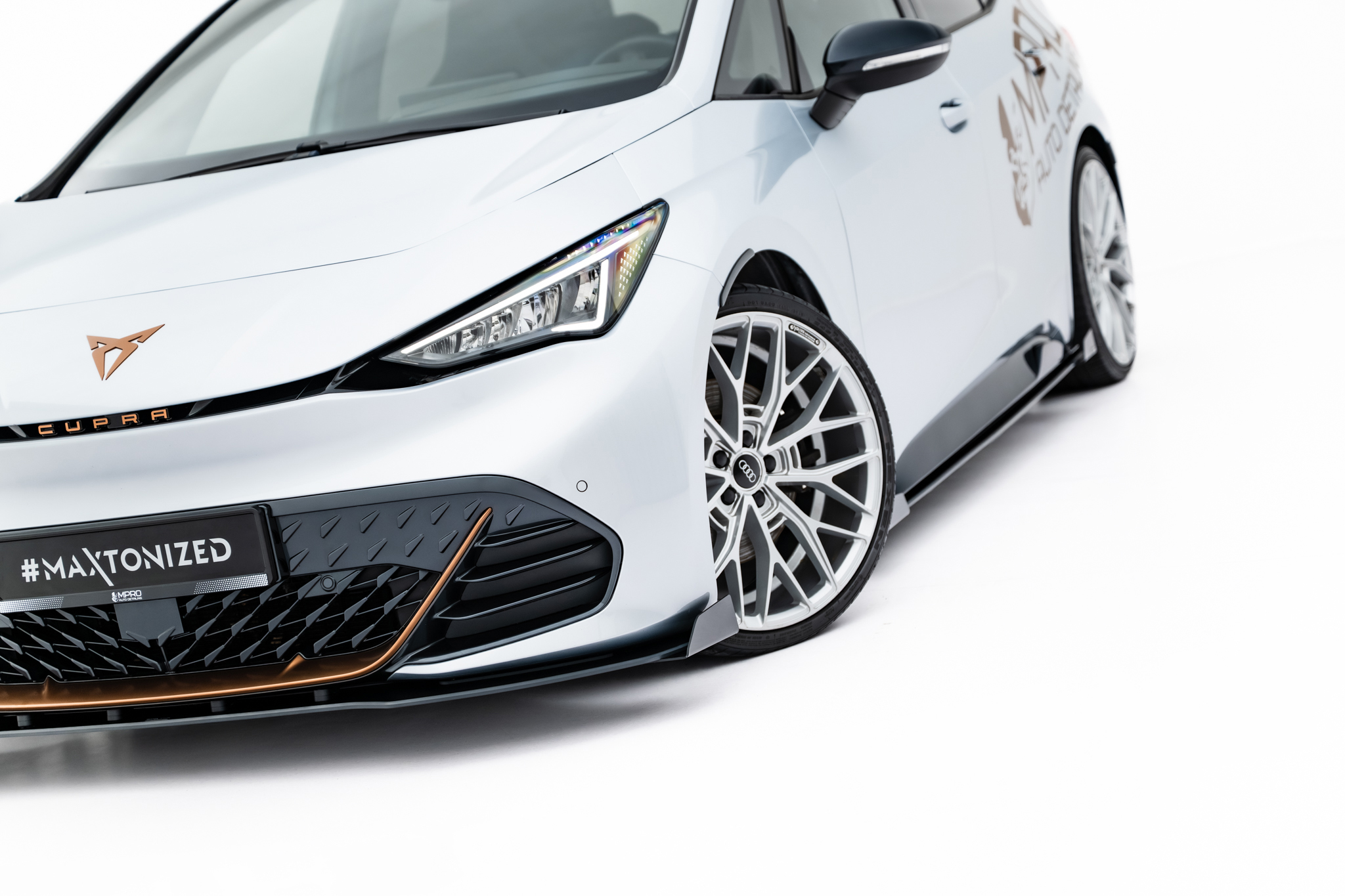 Frontlippe passend für CUPRA Born Mk1 schwarz matt + Hochglanz Flaps