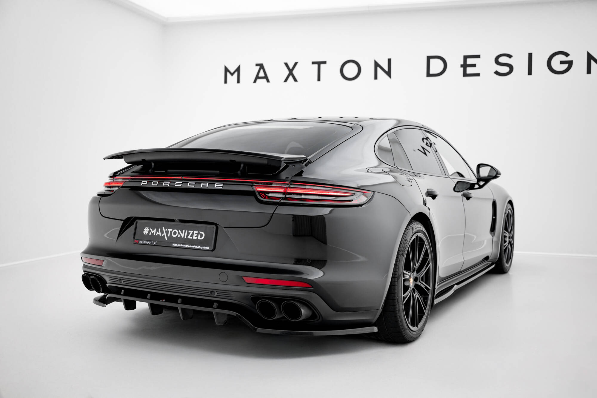 Street+ Mittlerer Diffusor RACE Heck Ansatz passend für Porsche Panamera Turbo S E-Hybrid / Panamera E-Hybrid / Panamera 4S 971 schwarz Hochglanz