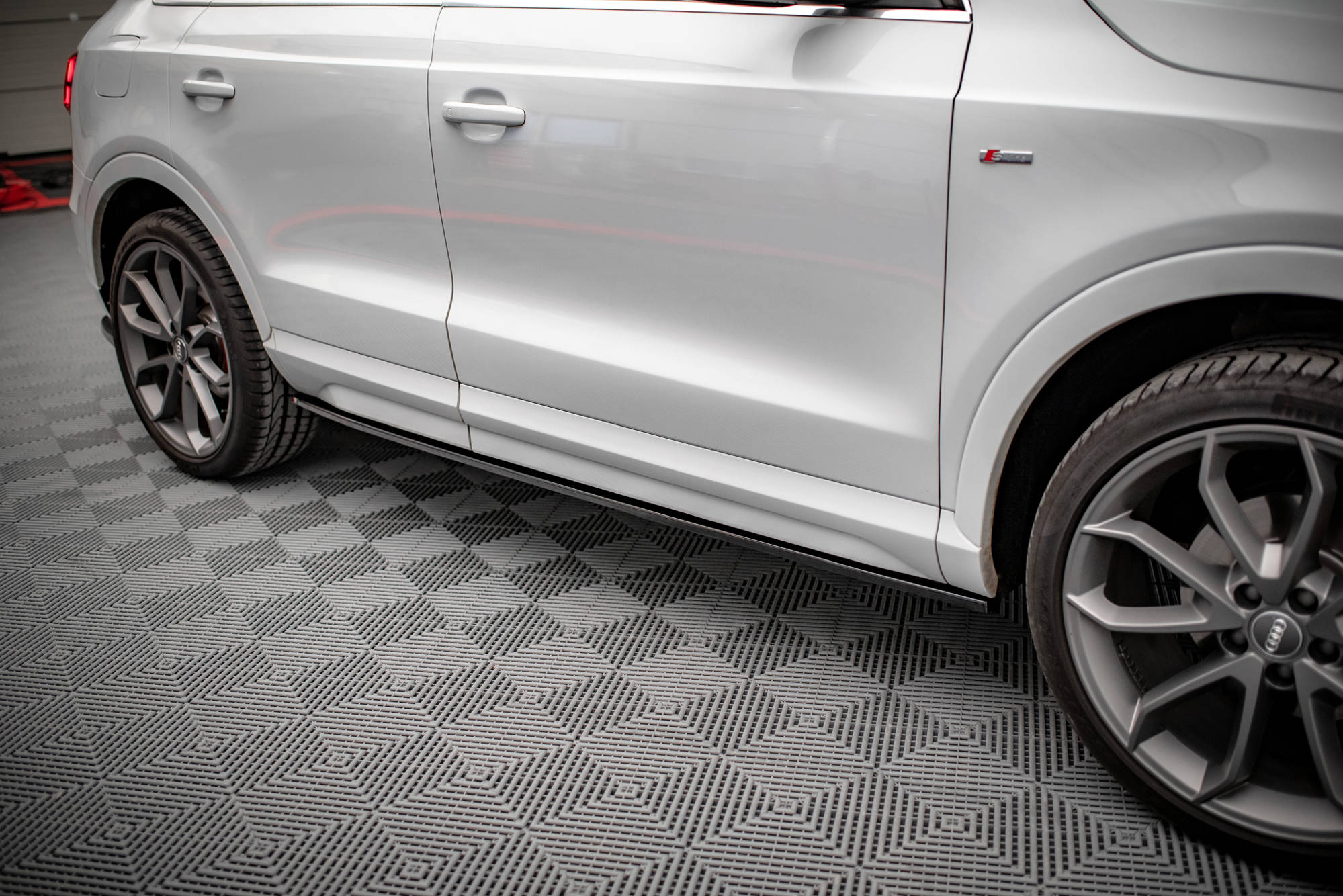 Street+ Seitenschweller Leisten passend für Audi Q3 Sport 8U FL schwarz Hochglanz